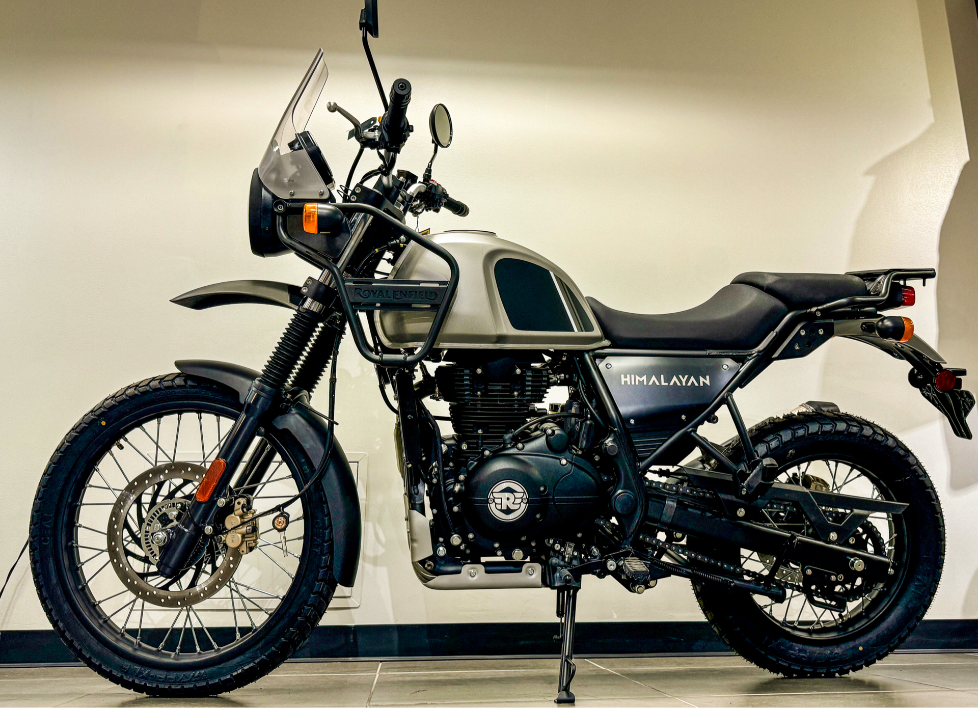2023 Royal Enfield Himalayan in Enfield, Connecticut - Photo 16