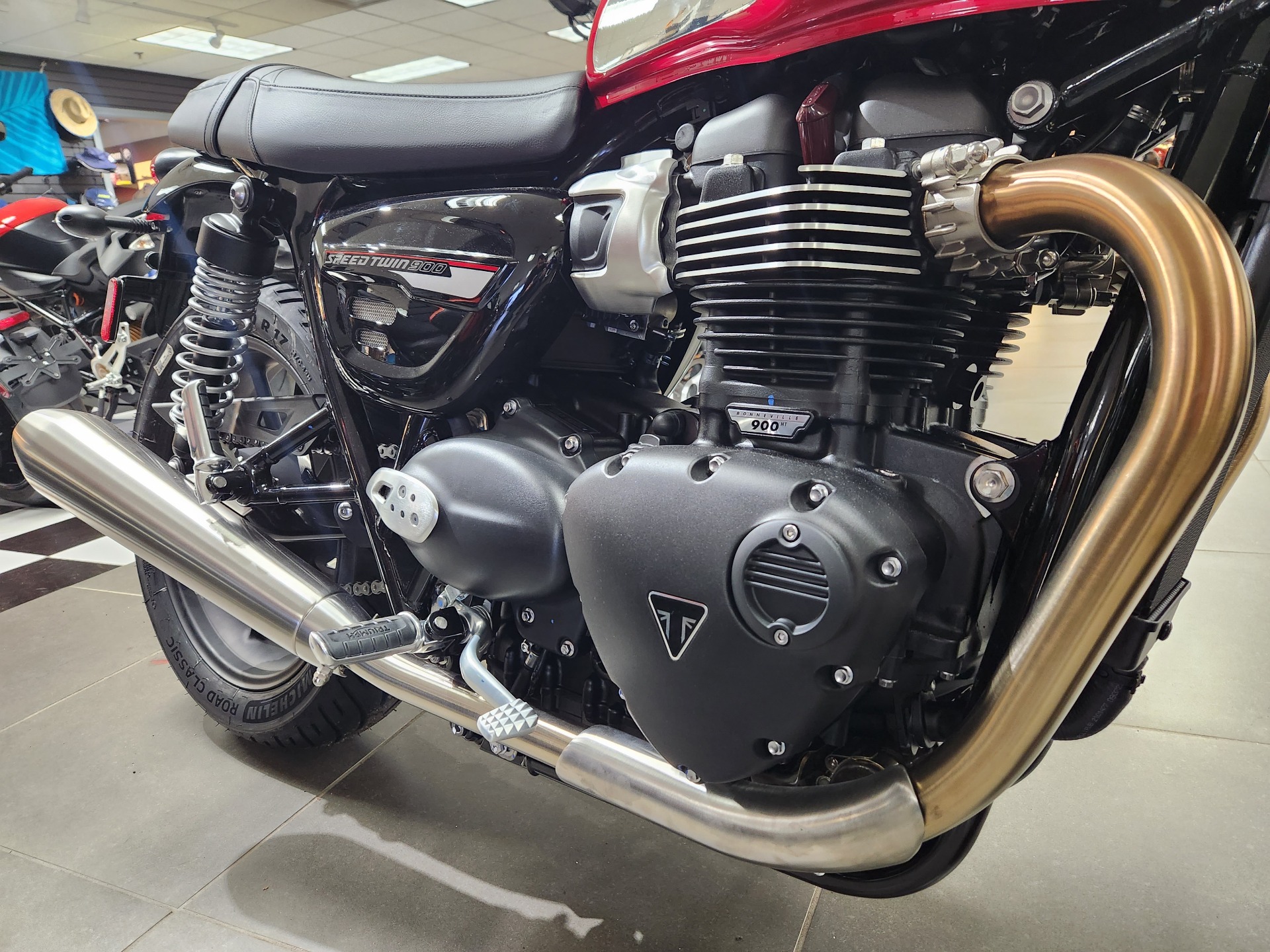 2023 Triumph Speed Twin 900 Chrome Edition in Enfield, Connecticut - Photo 10