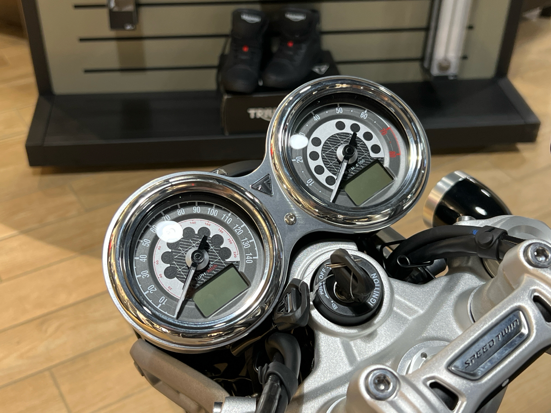 2024 Triumph Speed Twin 900 in Enfield, Connecticut - Photo 13