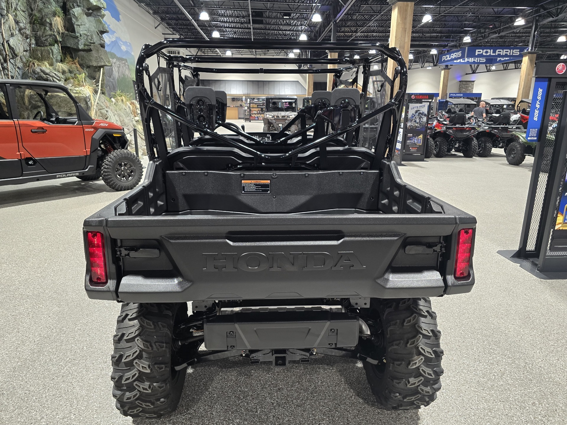 2024 Honda Pioneer 1000-6 Deluxe Crew in Gorham, New Hampshire - Photo 6