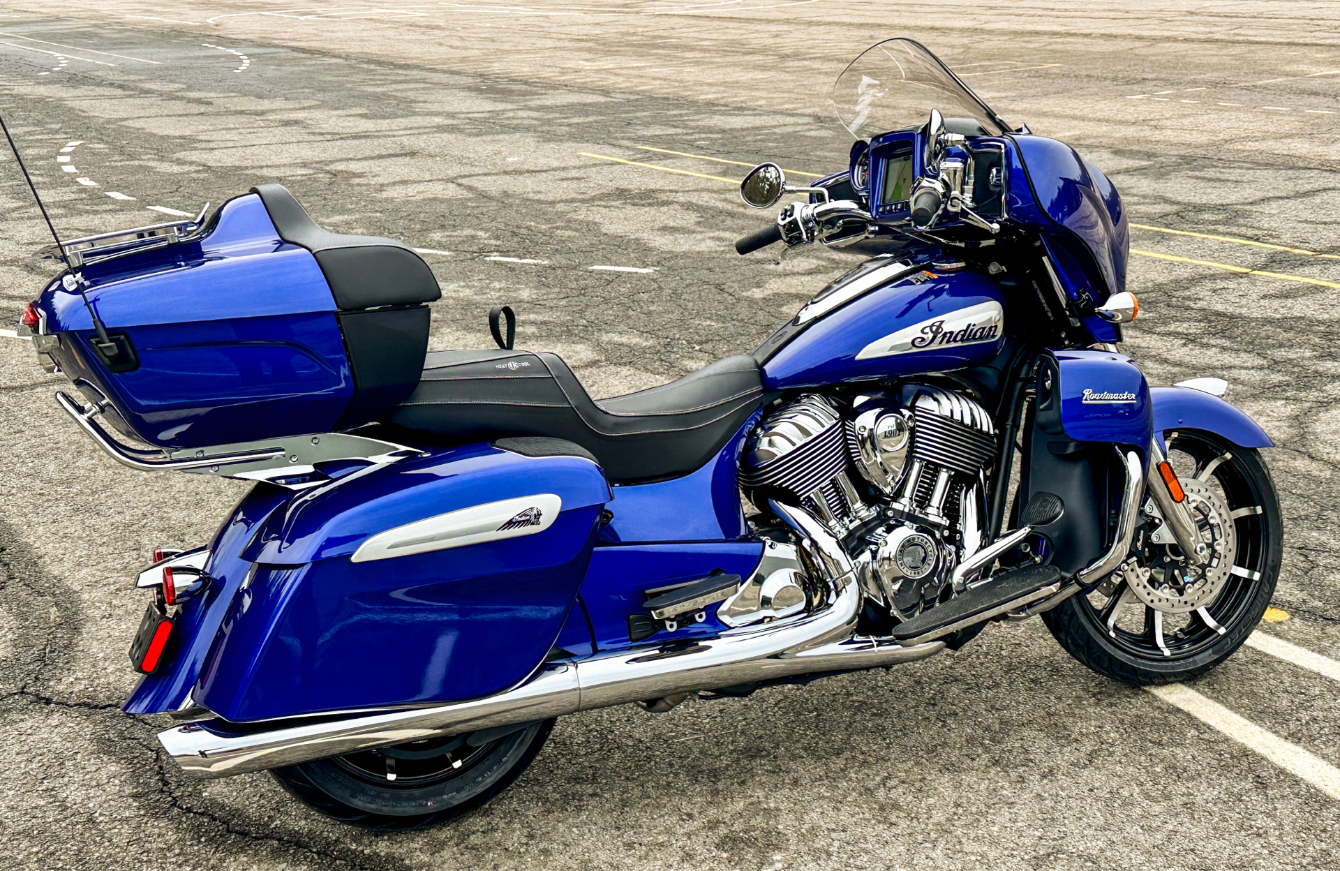 2024 Indian Motorcycle Roadmaster® Limited with PowerBand Audio Package in Manchester, New Hampshire - Photo 9