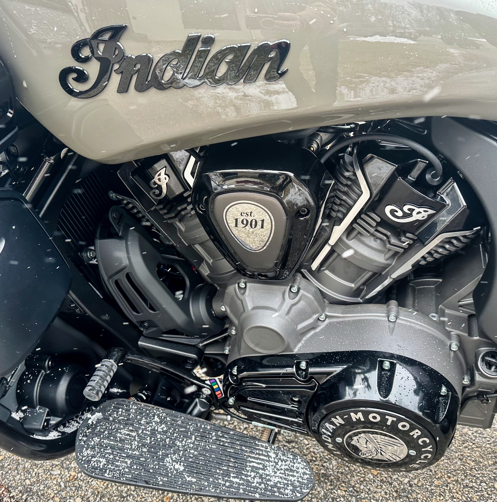 2023 Indian Motorcycle Pursuit® Dark Horse® Icon with Premium Package in Manchester, New Hampshire - Photo 16