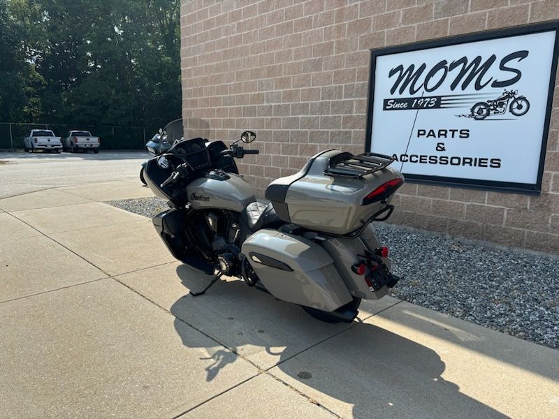 2023 Indian Motorcycle Pursuit® Dark Horse® Icon with Premium Package in Manchester, New Hampshire - Photo 6