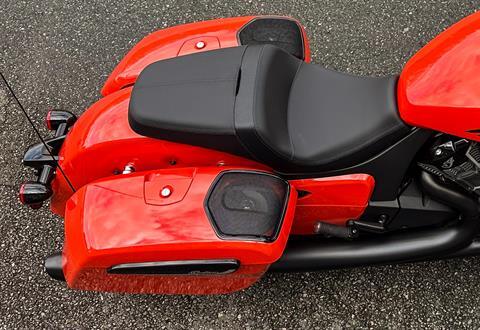 2024 Indian Motorcycle Challenger® Dark Horse® Icon with PowerBand Audio Package in Manchester, New Hampshire - Photo 22