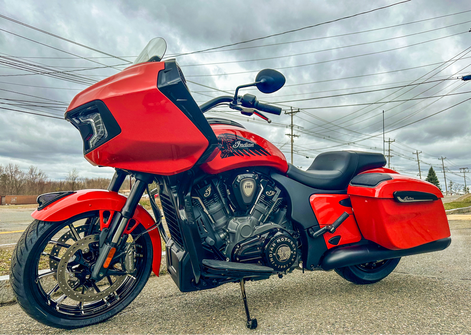 2024 Indian Motorcycle Challenger® Dark Horse® Icon with PowerBand Audio Package in Manchester, New Hampshire - Photo 32