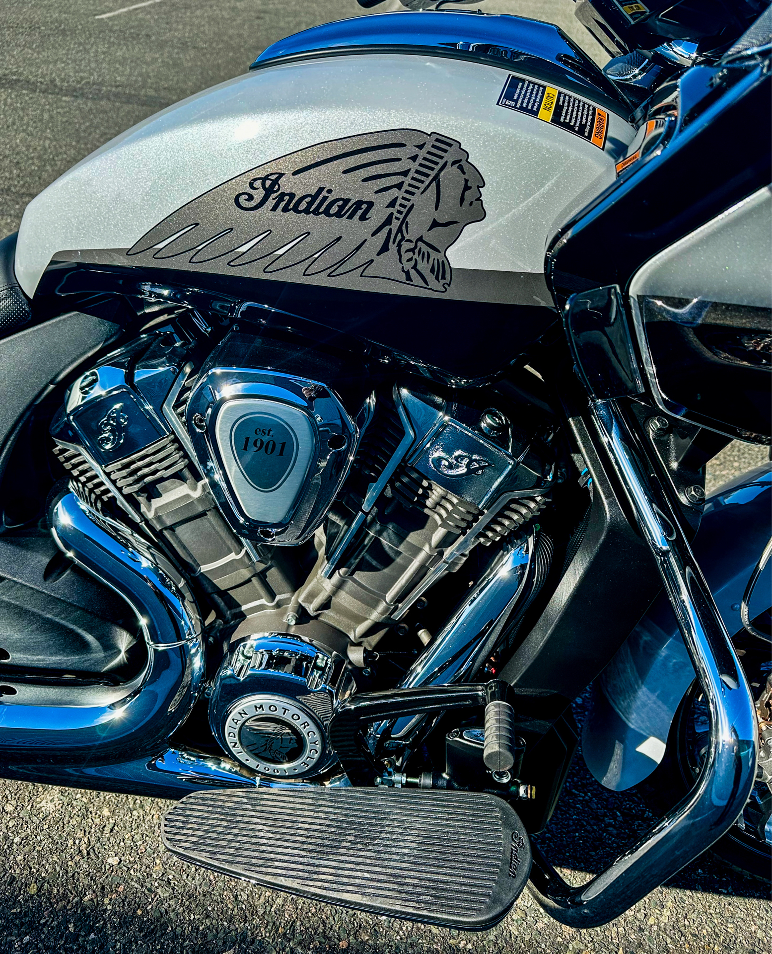 2024 Indian Motorcycle Challenger® Limited with PowerBand Audio Package in Manchester, New Hampshire - Photo 11