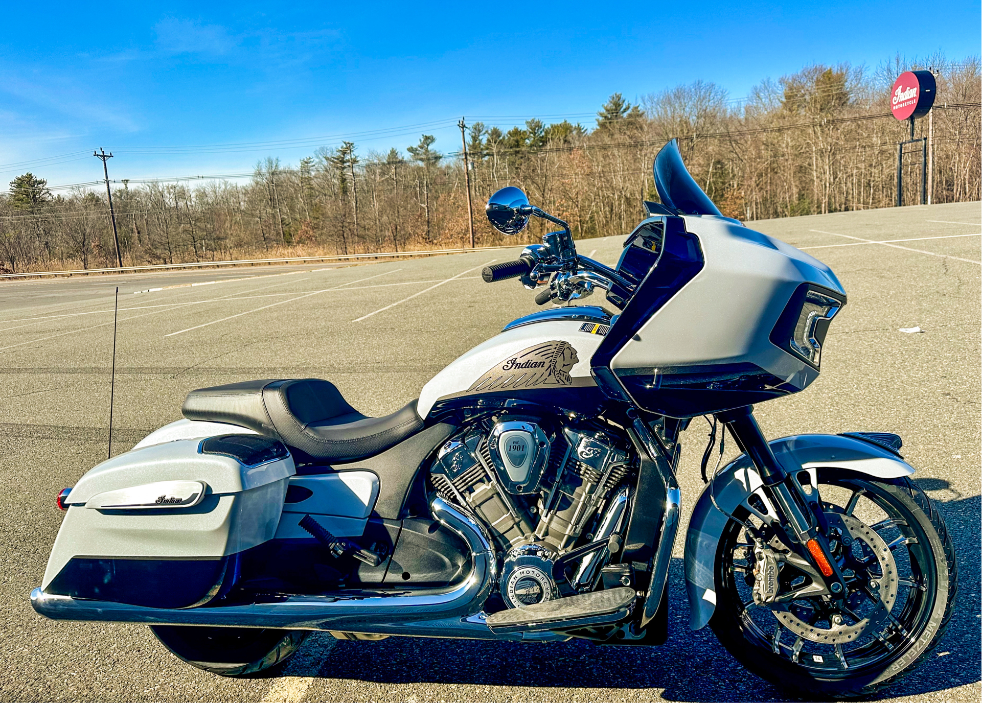 2024 Indian Motorcycle Challenger® Limited with PowerBand Audio Package in Manchester, New Hampshire - Photo 12
