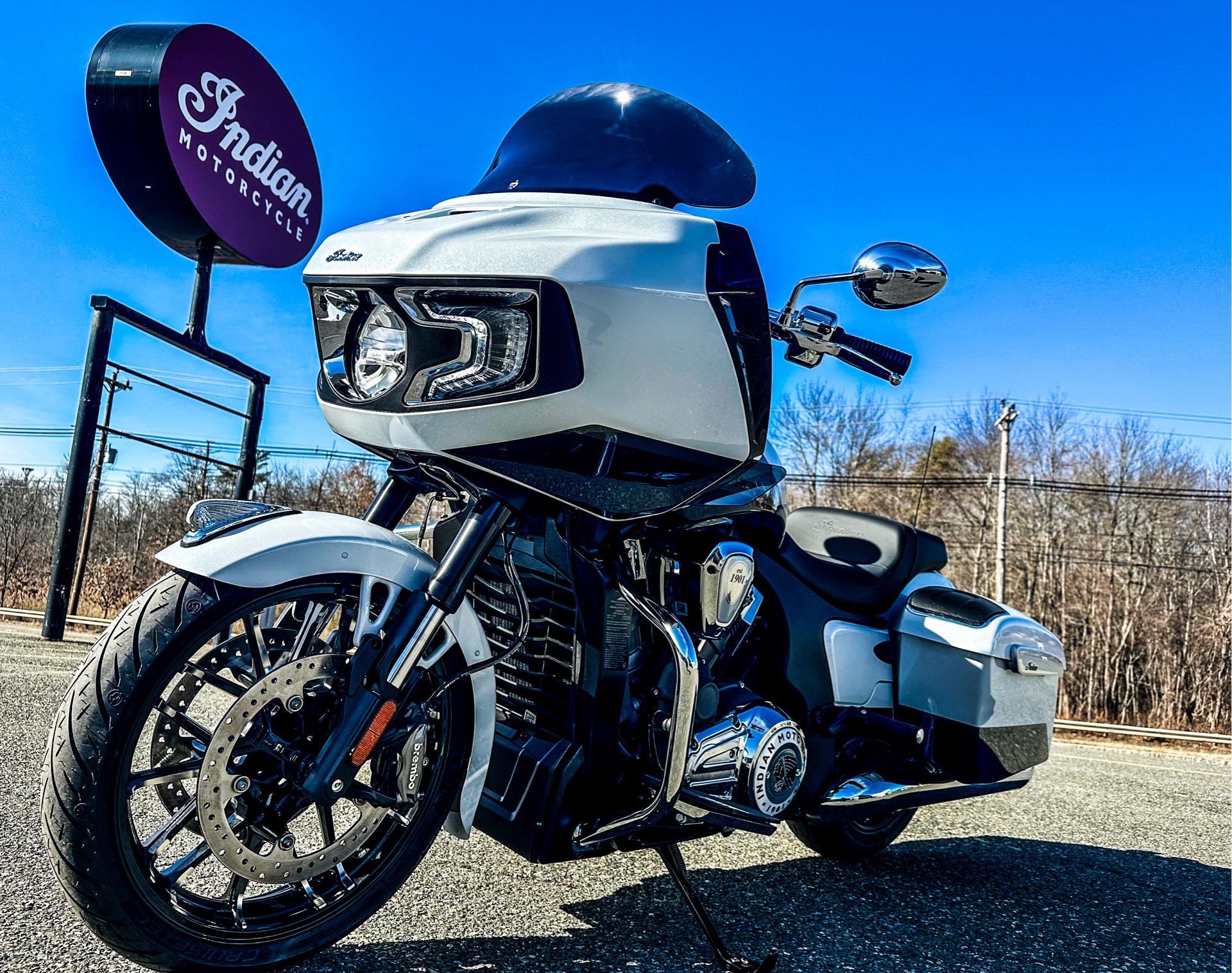 2024 Indian Motorcycle Challenger® Limited with PowerBand Audio Package in Manchester, New Hampshire - Photo 14