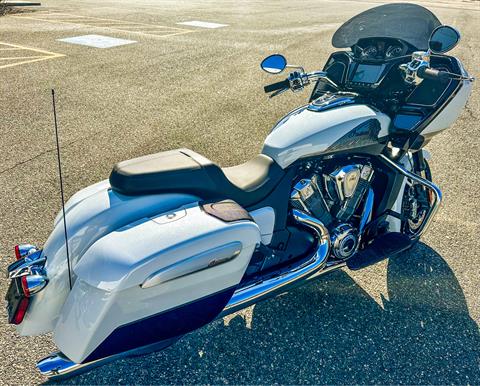 2024 Indian Motorcycle Challenger® Limited with PowerBand Audio Package in Manchester, New Hampshire - Photo 15