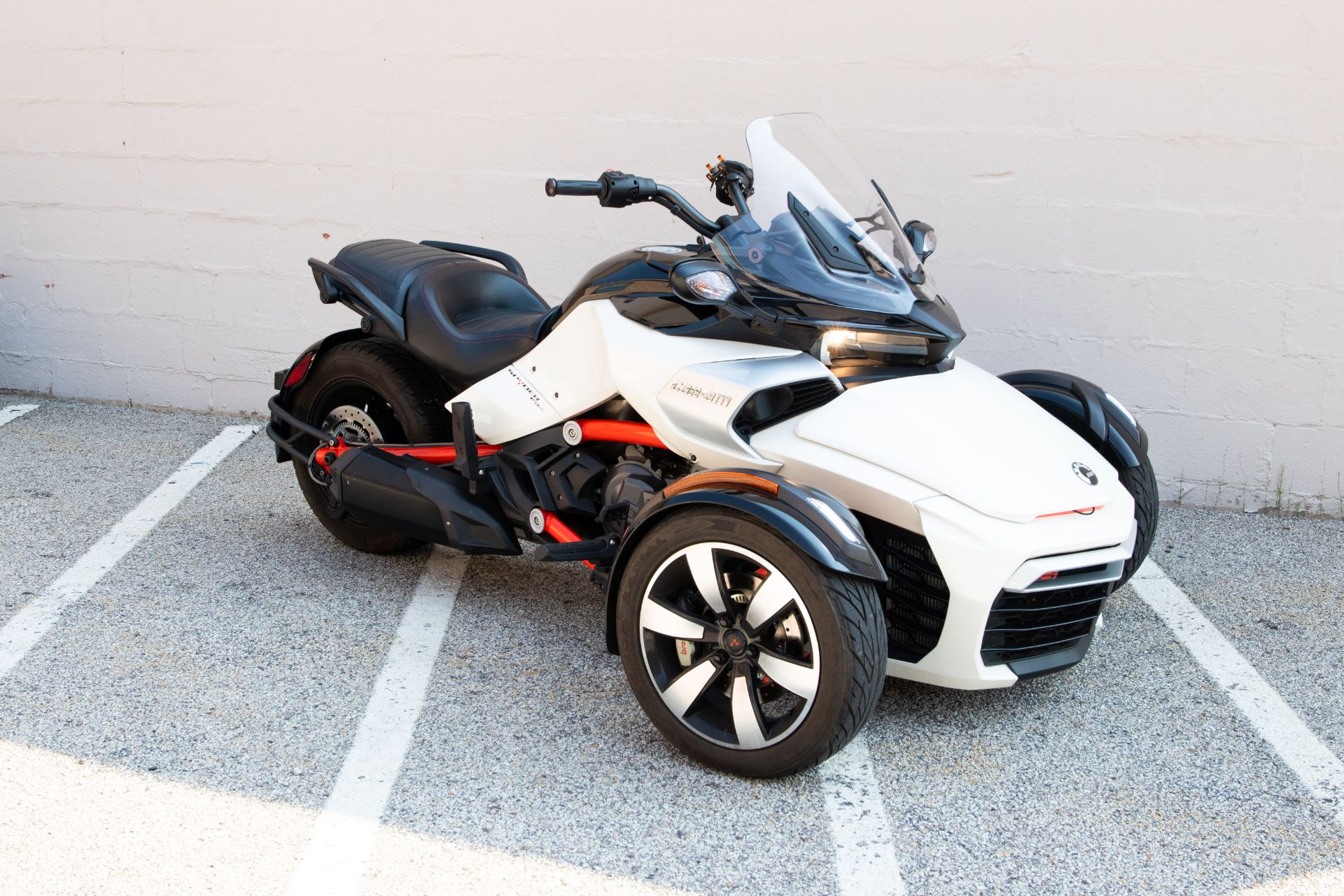 2015 Can-Am Spyder® F3 SM6 in Manchester, New Hampshire - Photo 2