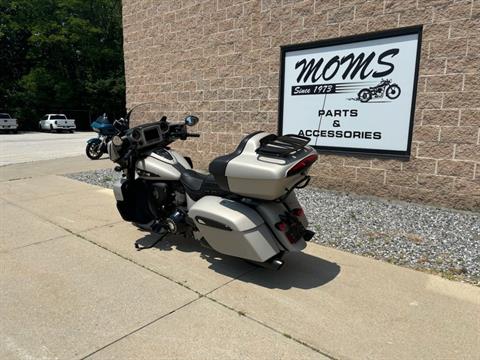 2023 Indian Motorcycle Roadmaster® Dark Horse® in Manchester, New Hampshire - Photo 6