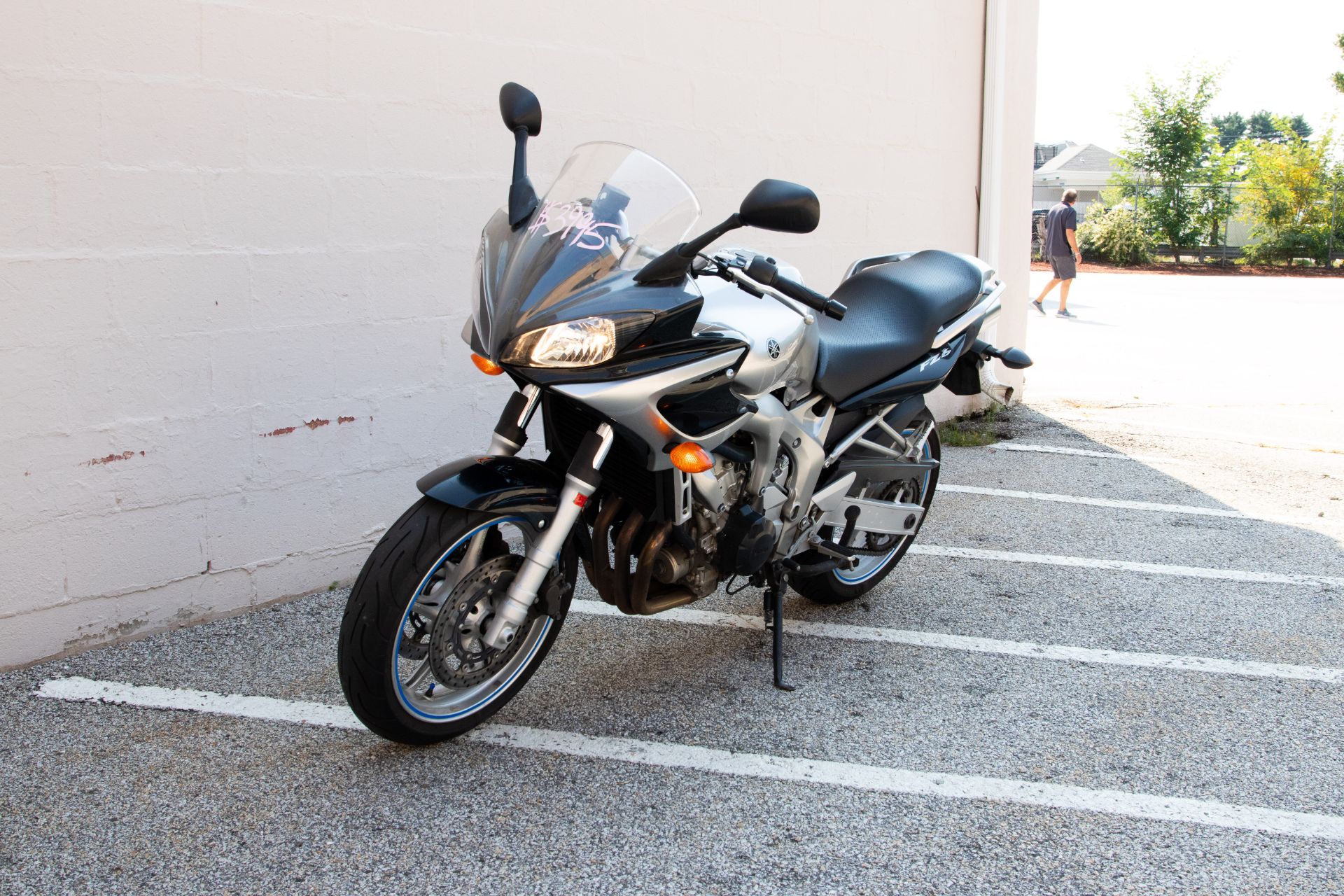 2004 Yamaha FZ6 in Manchester, New Hampshire - Photo 8