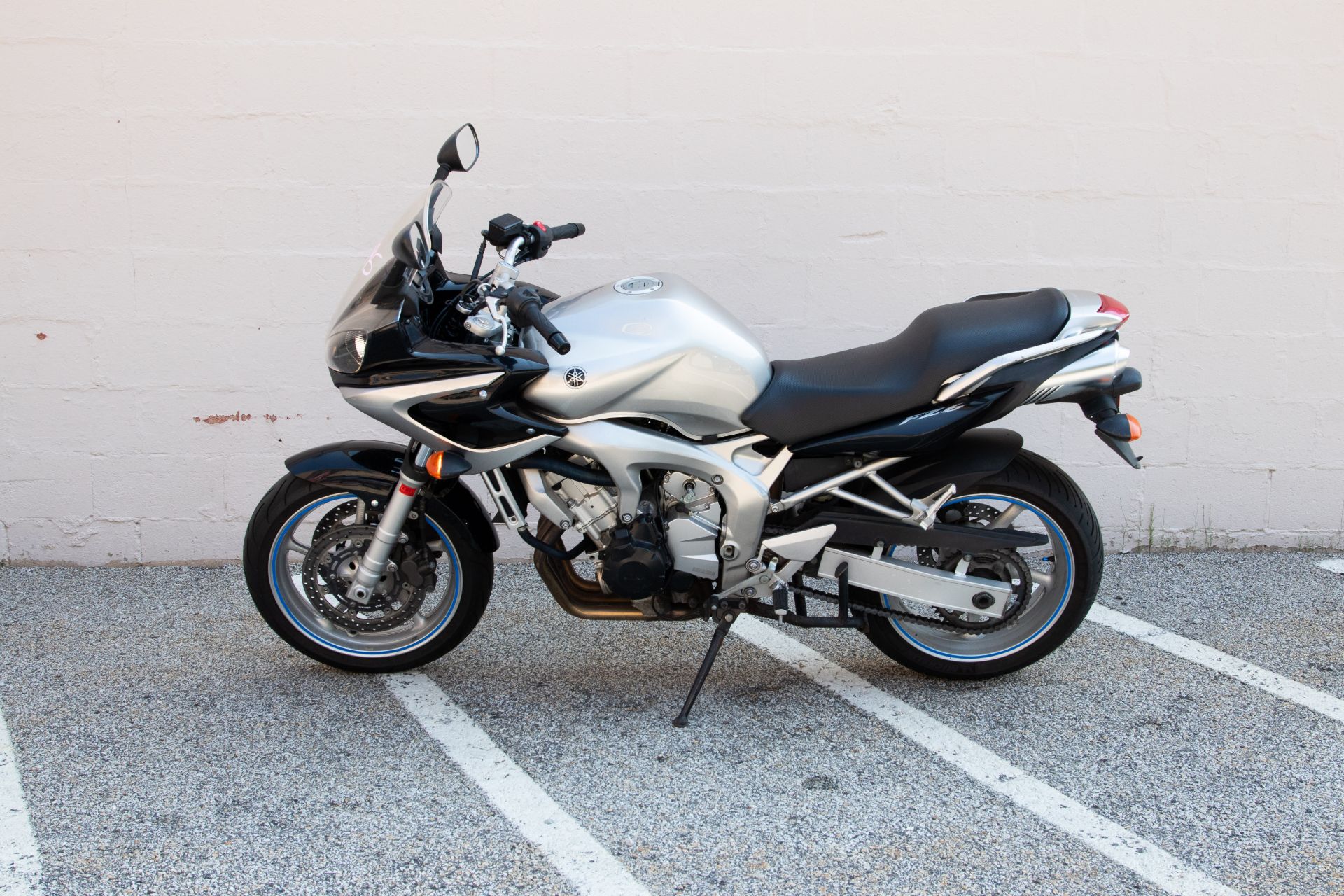 2004 Yamaha FZ6 in Manchester, New Hampshire - Photo 10