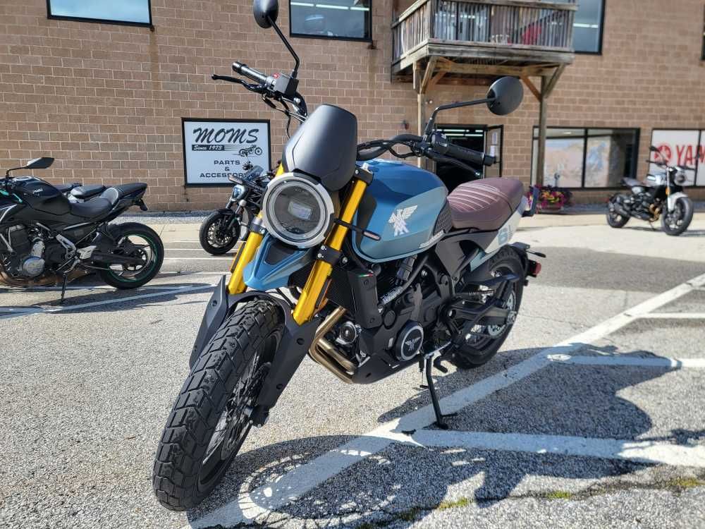2023 Moto Morini Seiemmezzo SCR in Manchester, New Hampshire - Photo 3