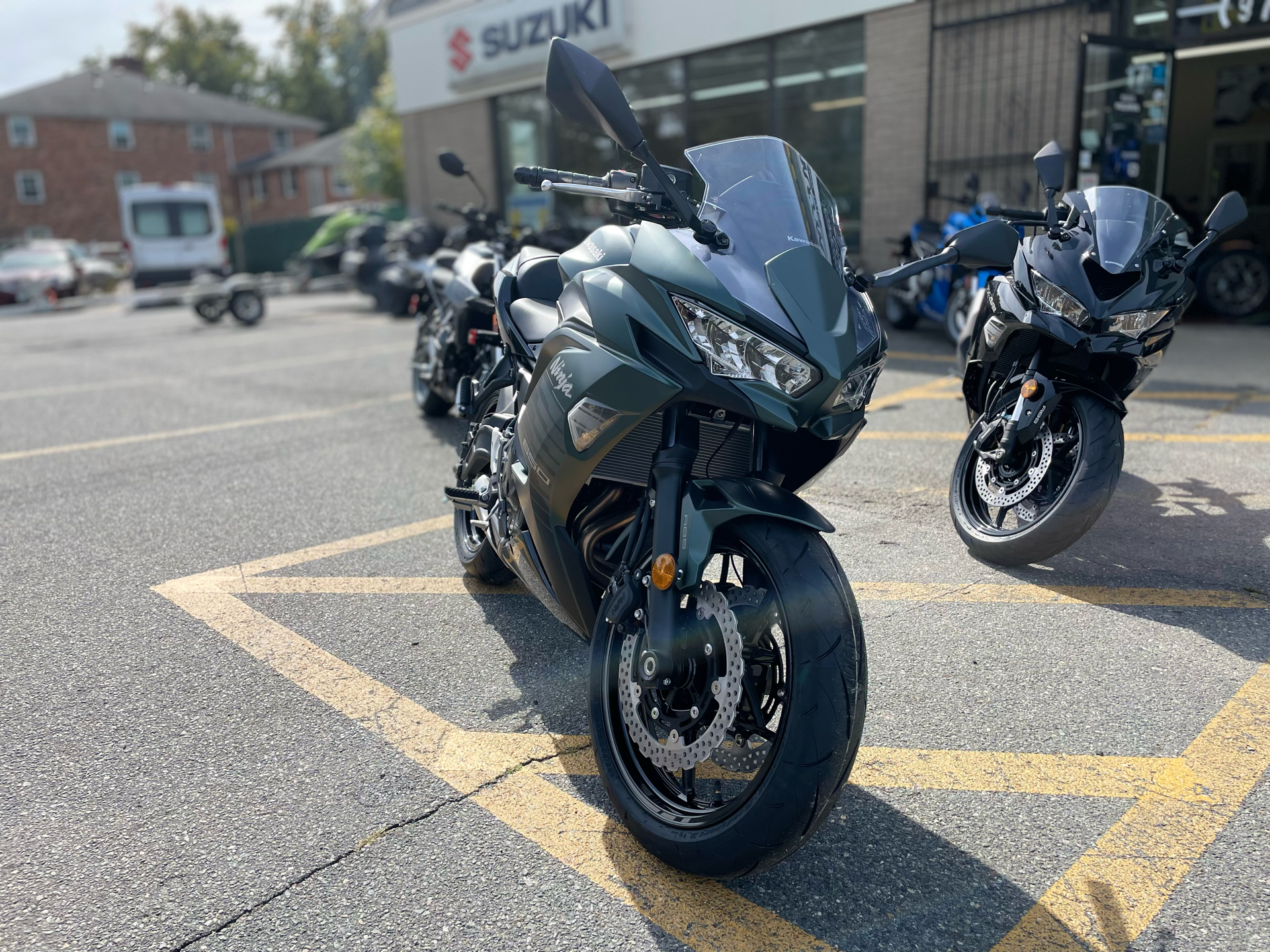 2025 Kawasaki Ninja 650 ABS in North Chelmsford, Massachusetts - Photo 3