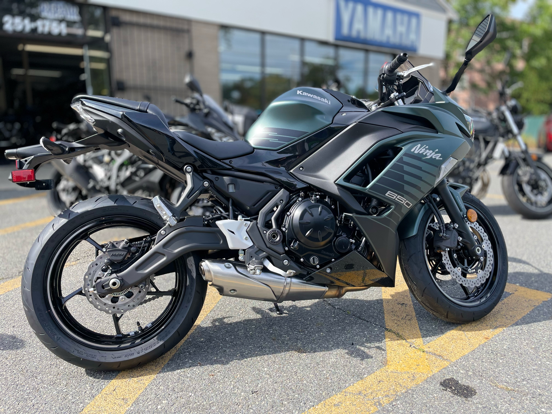 2025 Kawasaki Ninja 650 ABS in North Chelmsford, Massachusetts - Photo 9