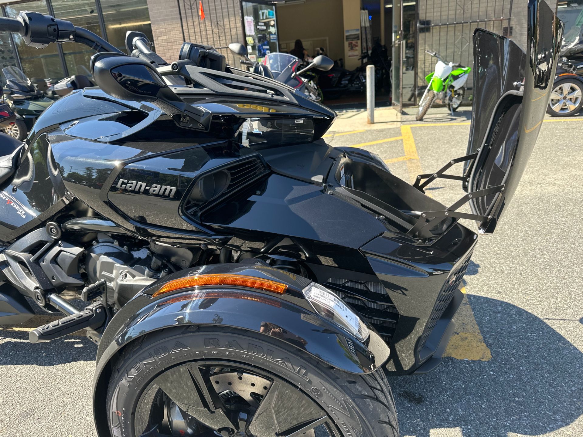 2023 Can-Am Spyder F3 in North Chelmsford, Massachusetts - Photo 8
