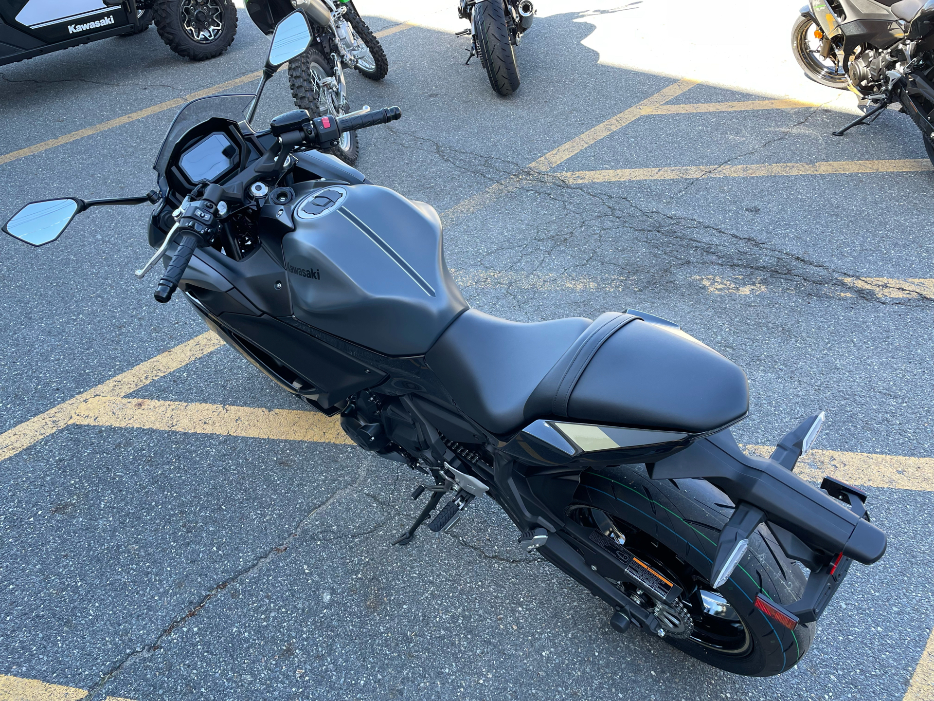 2024 Kawasaki Ninja 650 ABS in North Chelmsford, Massachusetts - Photo 10
