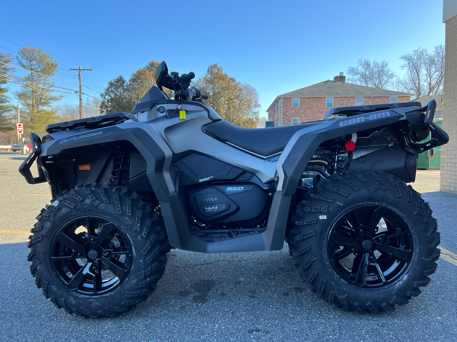 2024 Can-Am Outlander XT 850 in North Chelmsford, Massachusetts - Photo 4