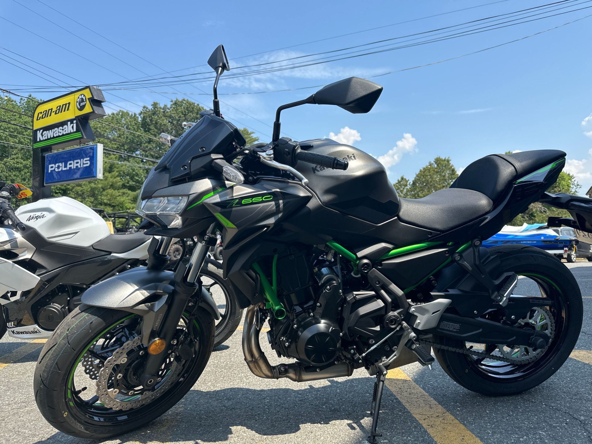 2023 Kawasaki Z650 ABS in North Chelmsford, Massachusetts - Photo 4