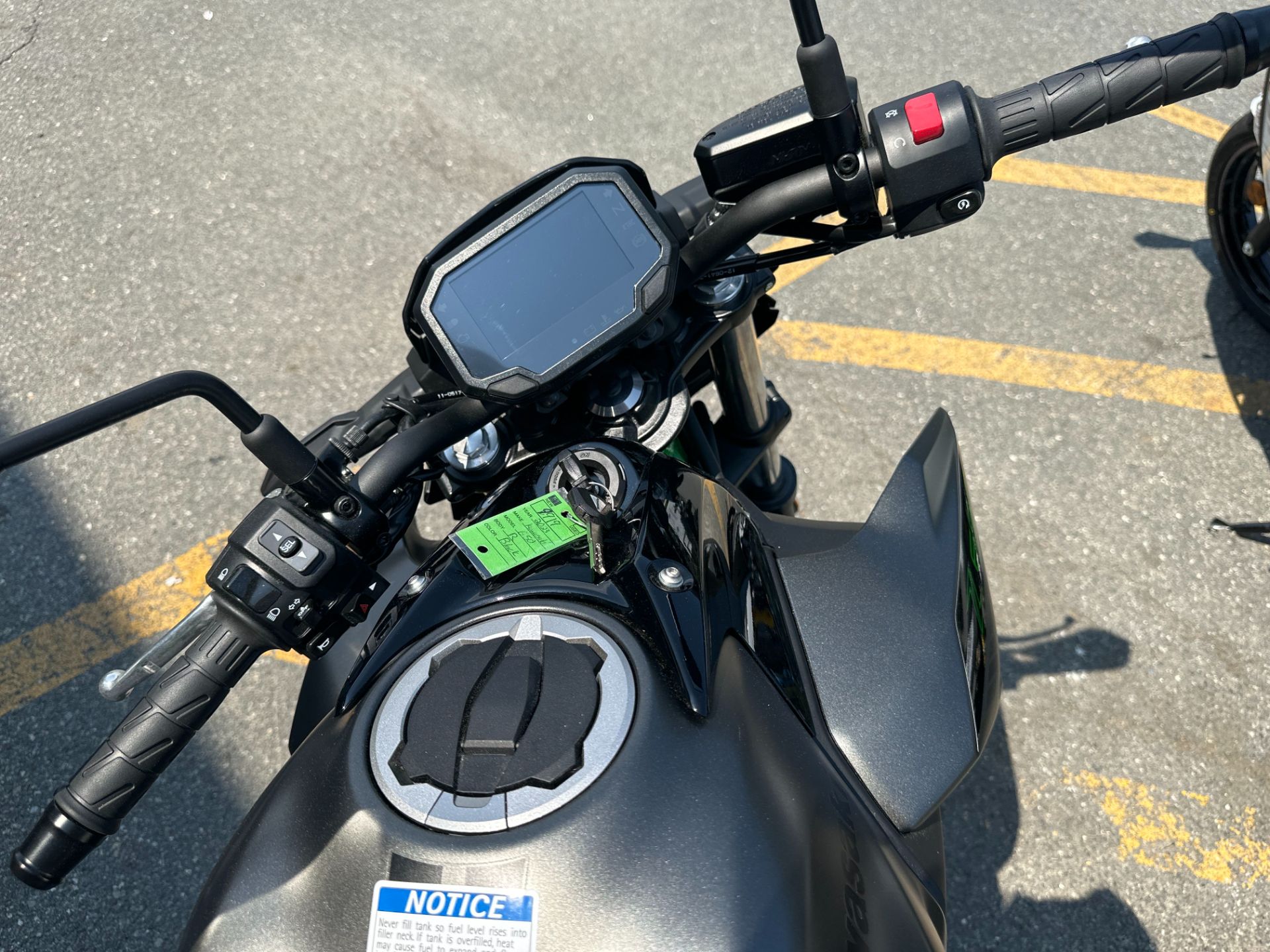 2023 Kawasaki Z650 ABS in North Chelmsford, Massachusetts - Photo 9