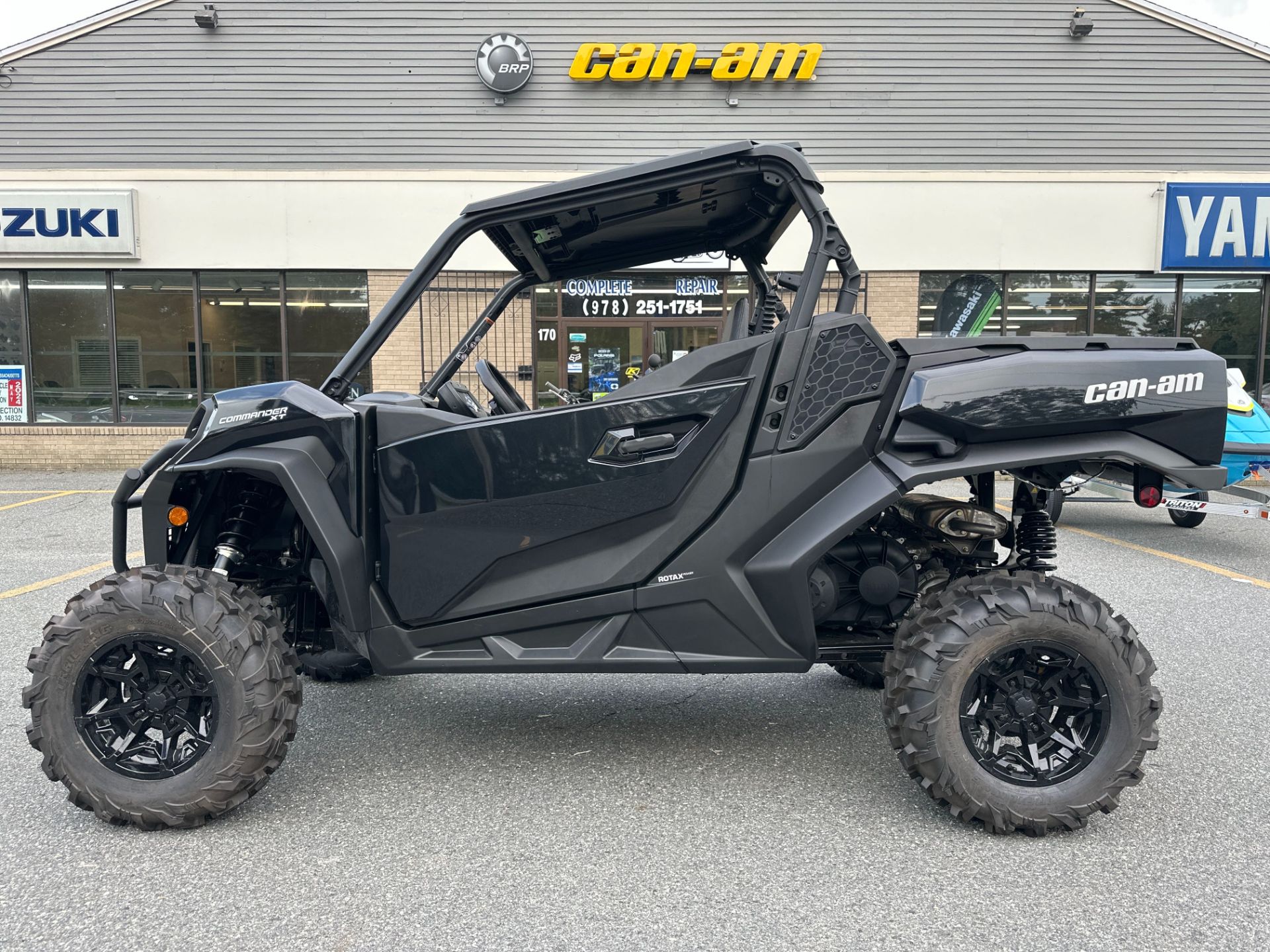 2023 Can-Am Commander XT 700 in North Chelmsford, Massachusetts - Photo 1