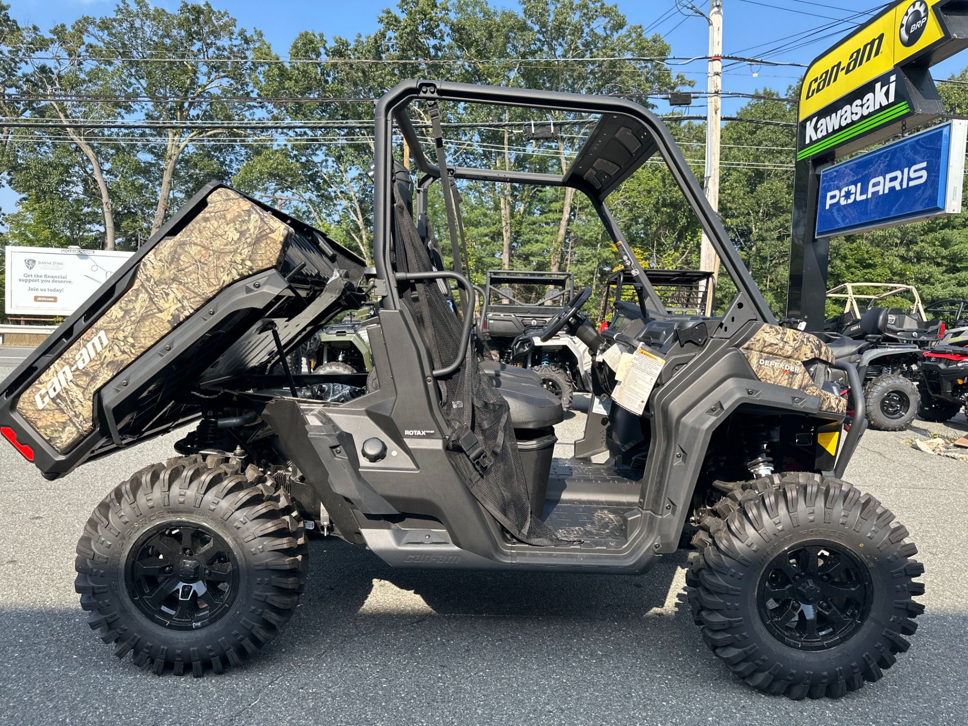 2023 Can-Am Defender X MR HD10 in North Chelmsford, Massachusetts - Photo 5