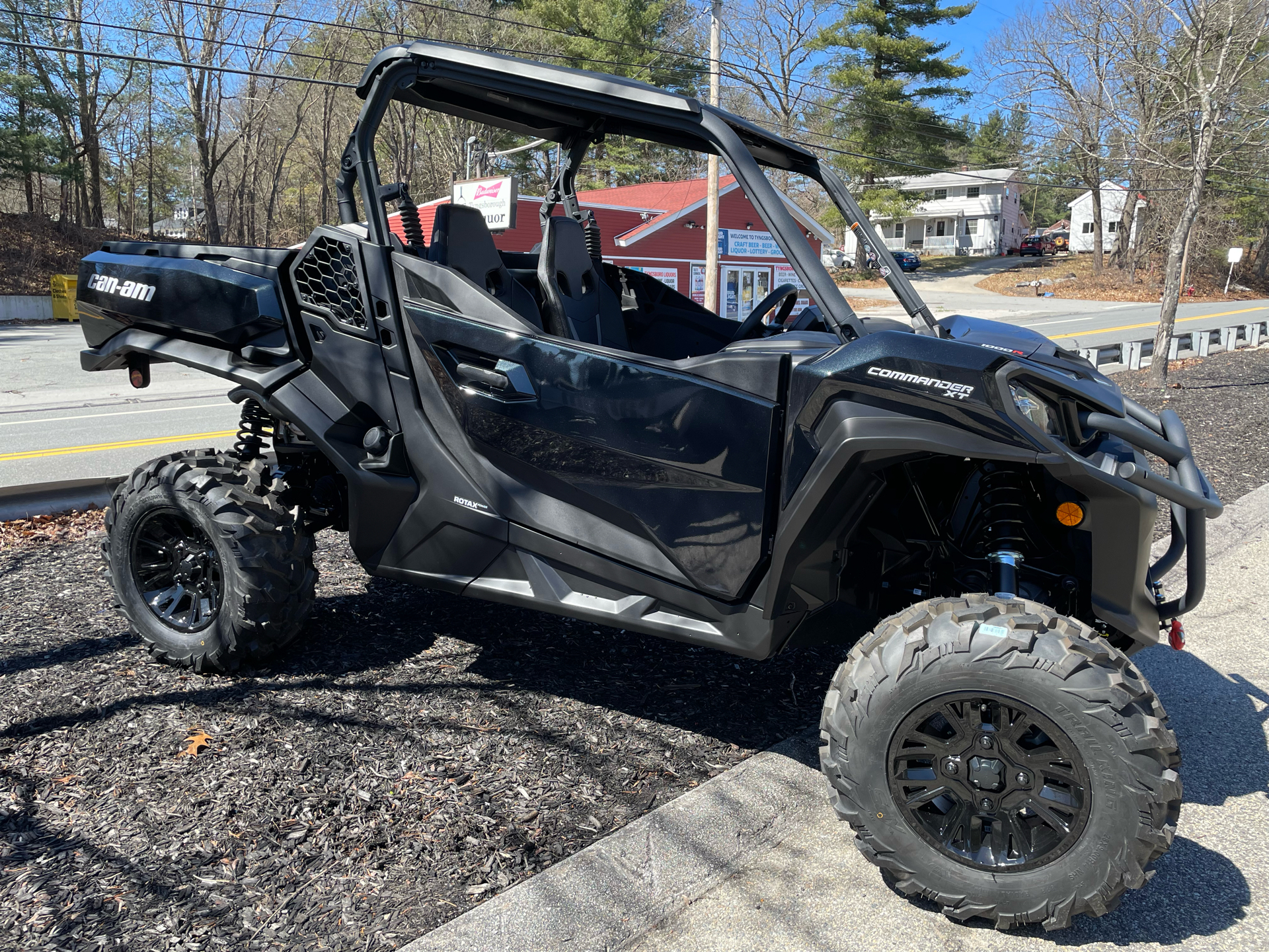 2024 Can-Am Commander XT 1000R in North Chelmsford, Massachusetts - Photo 1