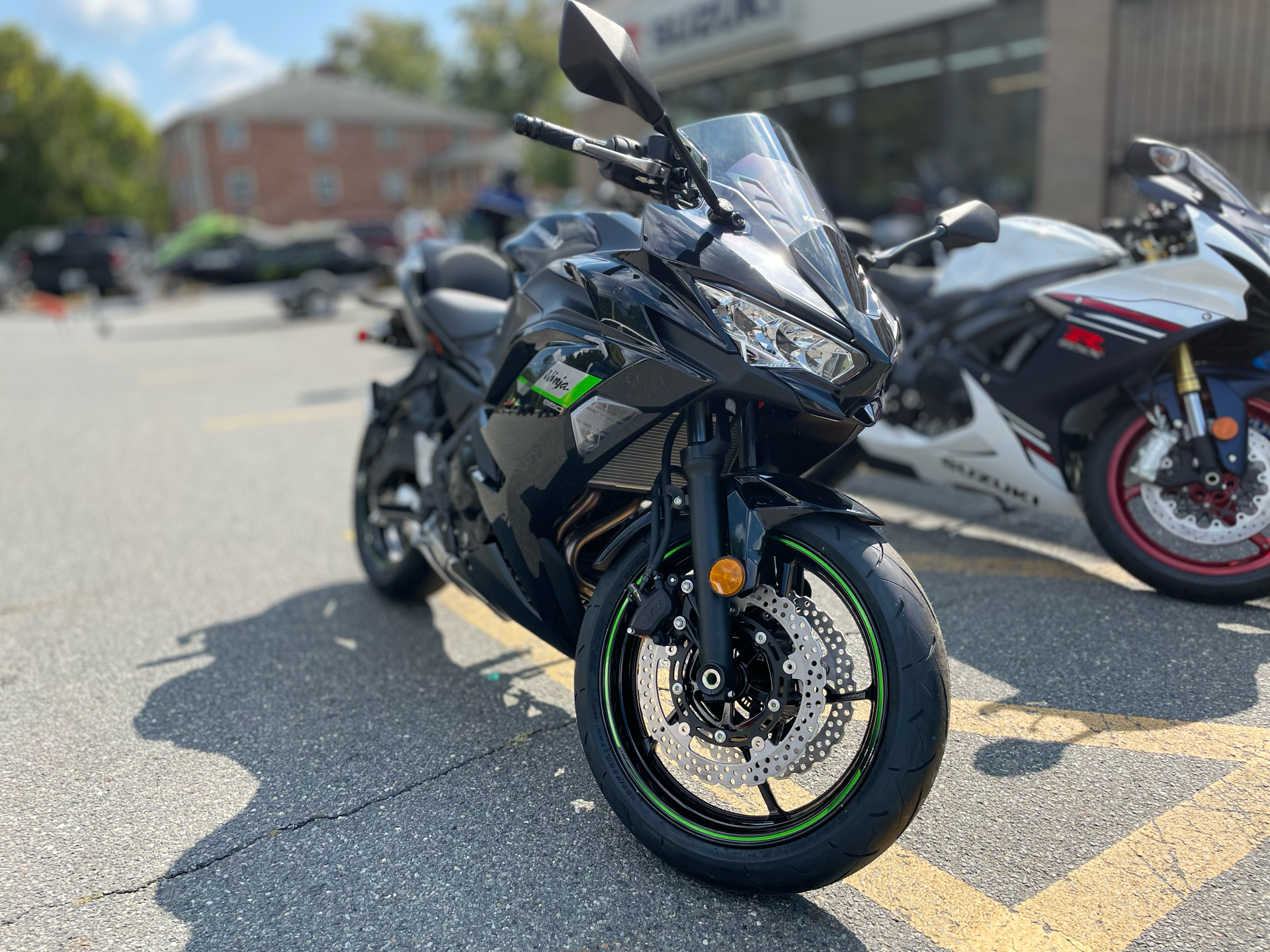 2025 Kawasaki Ninja 650 in North Chelmsford, Massachusetts - Photo 5