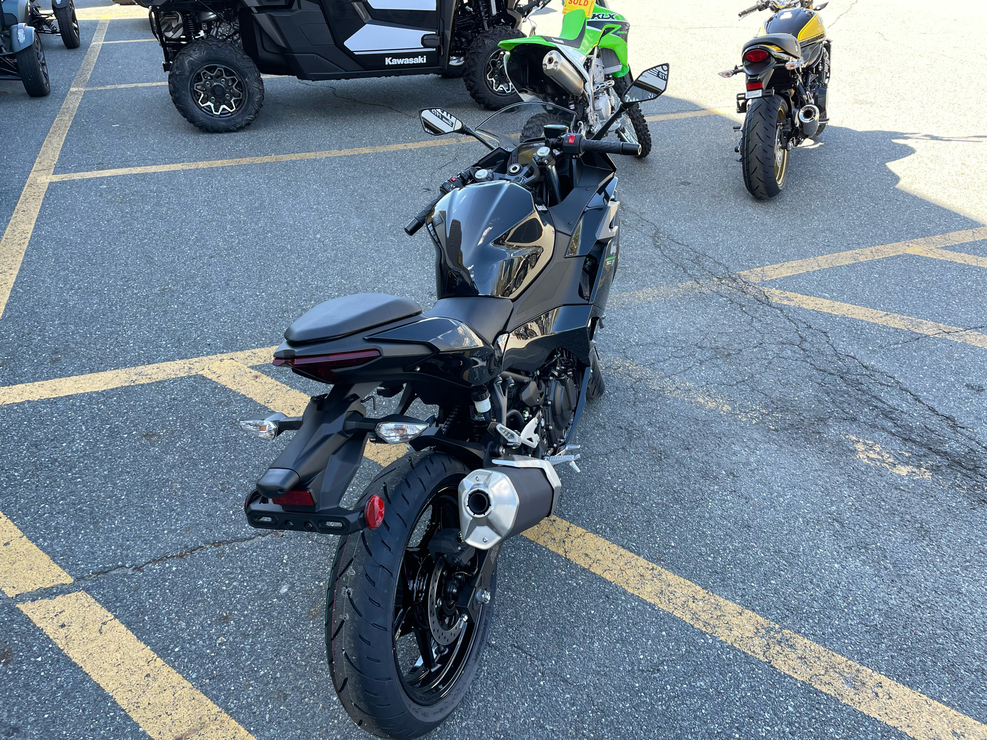 2024 Kawasaki Ninja 500 ABS in North Chelmsford, Massachusetts - Photo 4