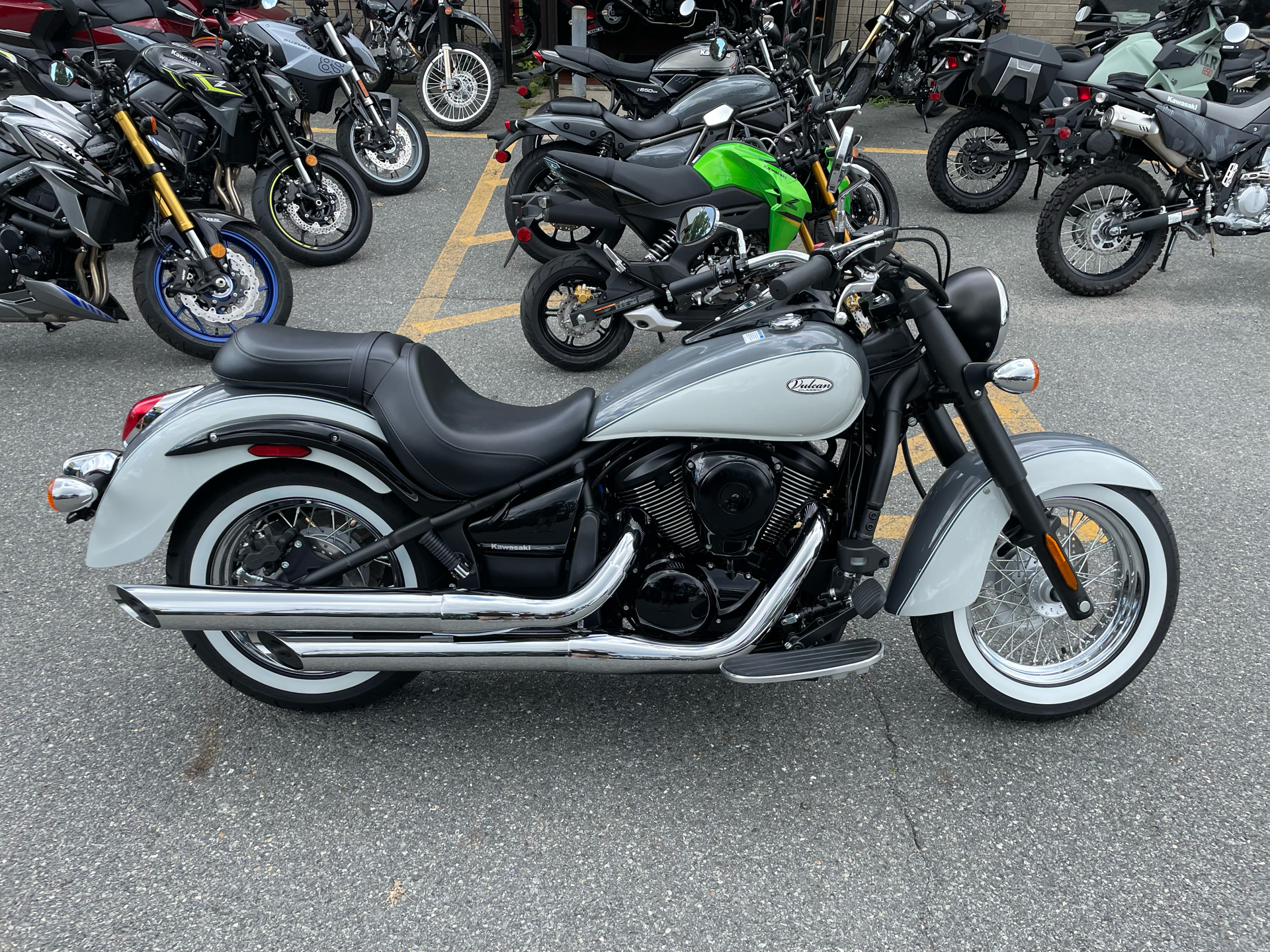 2024 Kawasaki Vulcan 900 Classic in North Chelmsford, Massachusetts - Photo 11