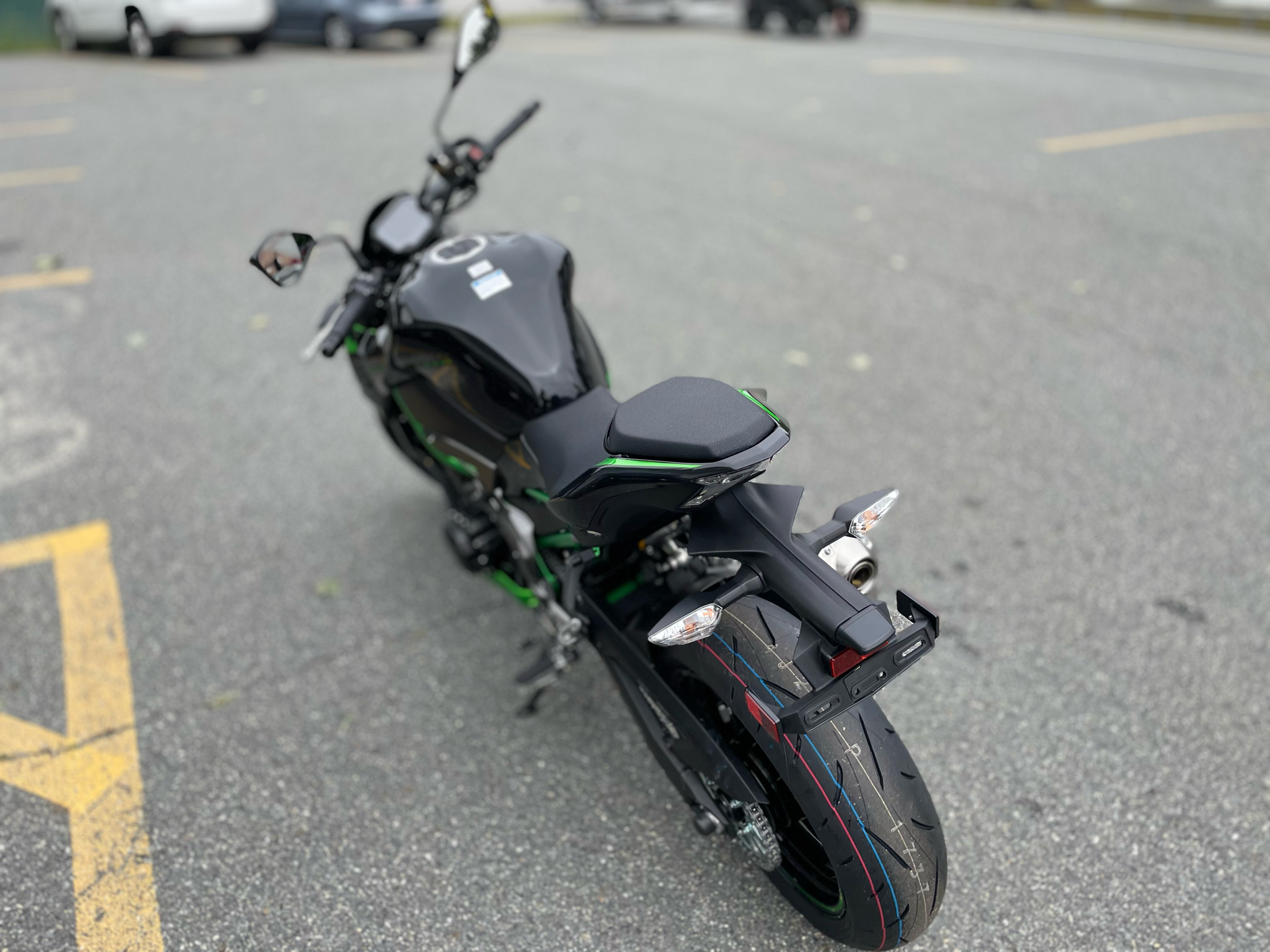 2024 Kawasaki Z900 SE ABS in North Chelmsford, Massachusetts - Photo 10