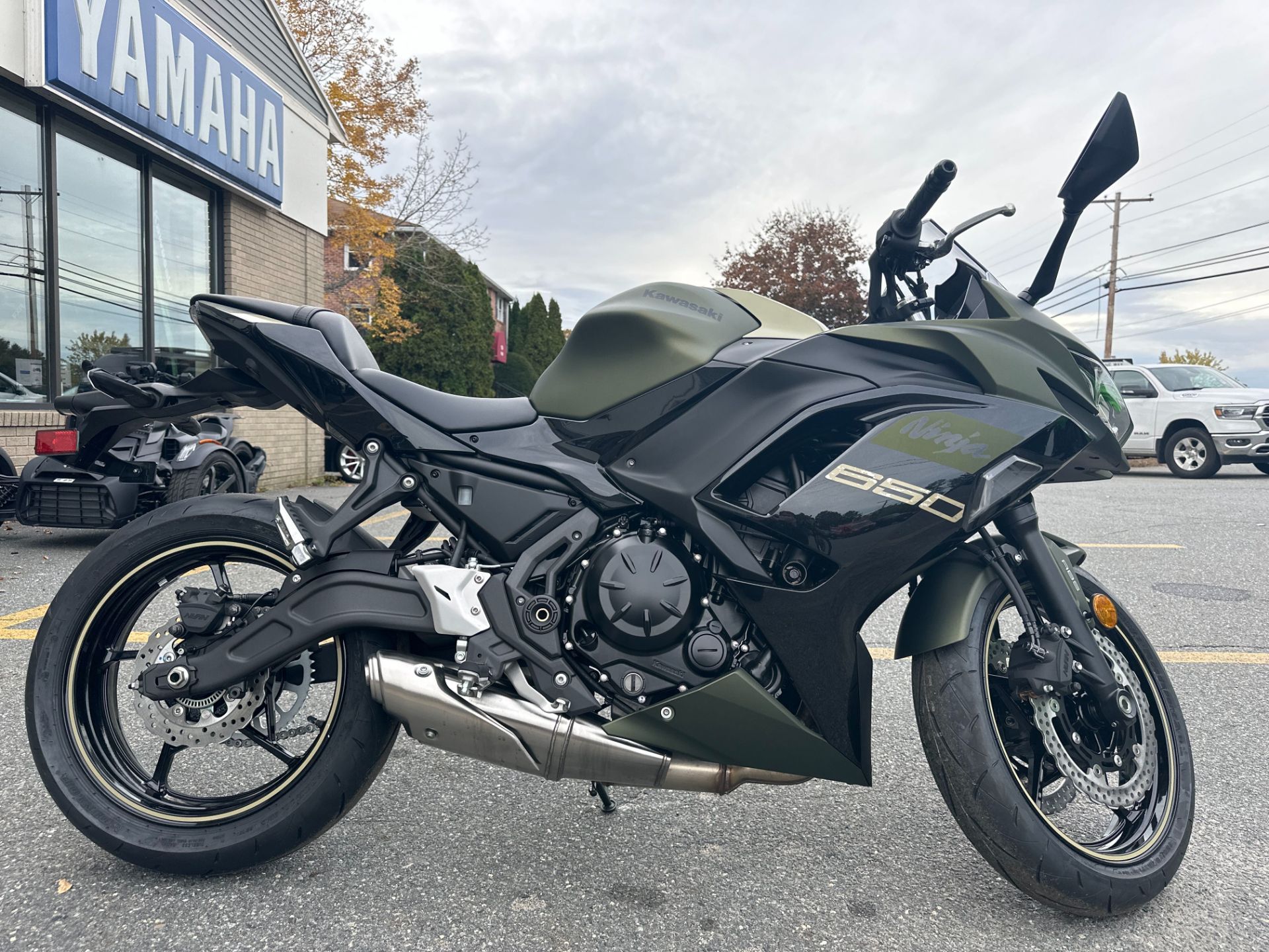 2024 Kawasaki Ninja 650 in North Chelmsford, Massachusetts - Photo 6