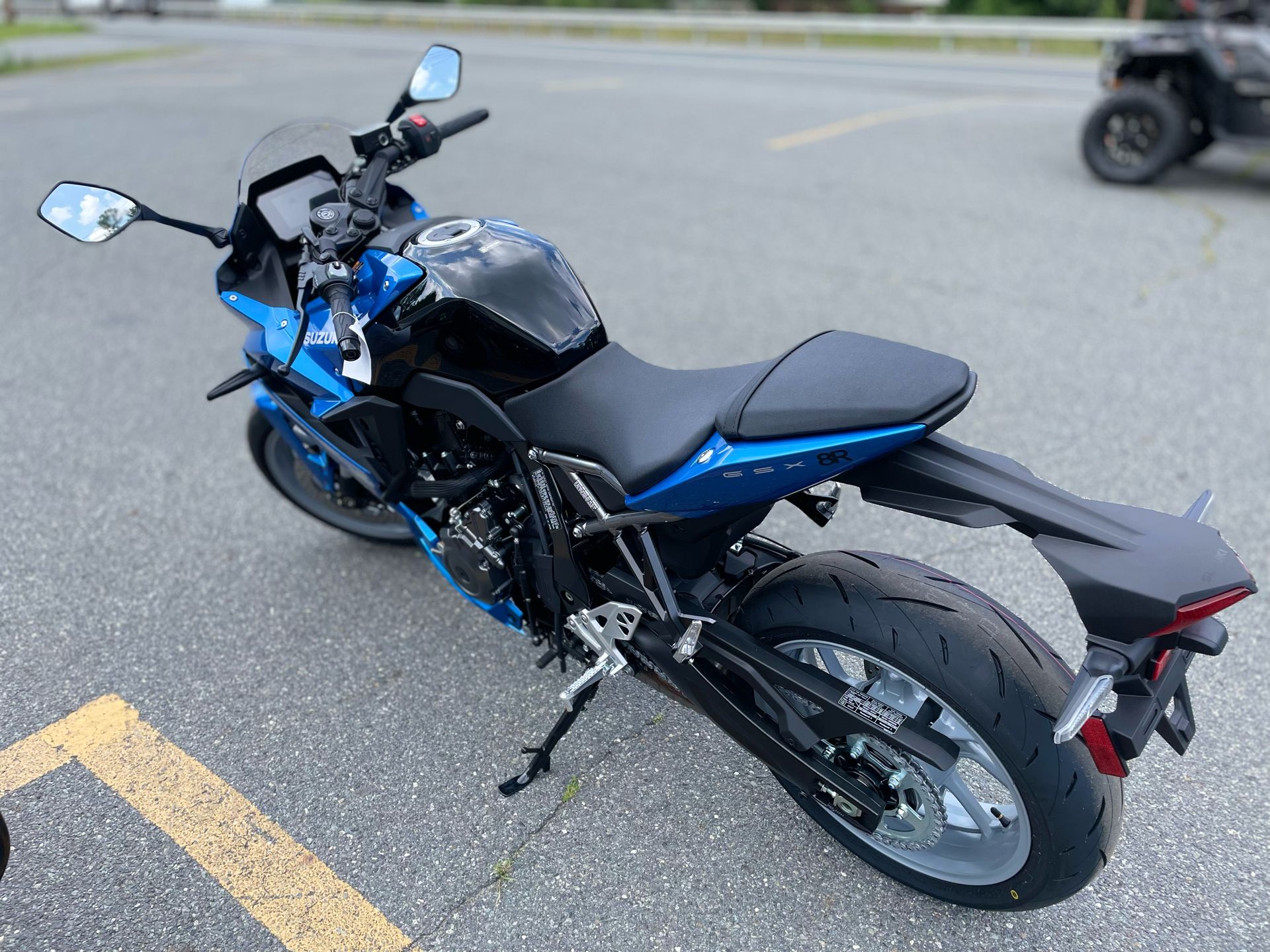 2024 Suzuki GSX-8R in North Chelmsford, Massachusetts - Photo 3