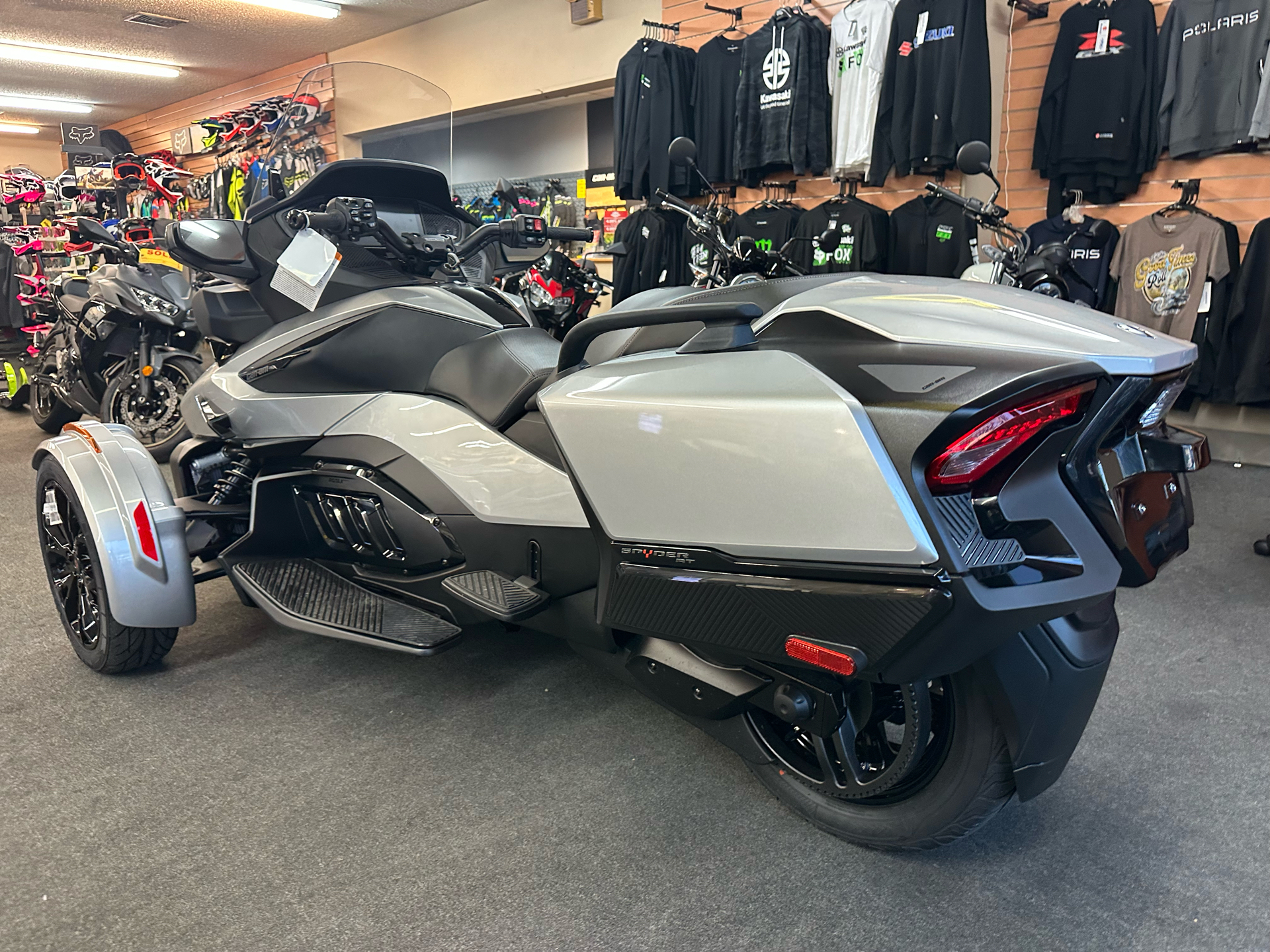 2024 Can-Am Spyder RT in North Chelmsford, Massachusetts - Photo 13