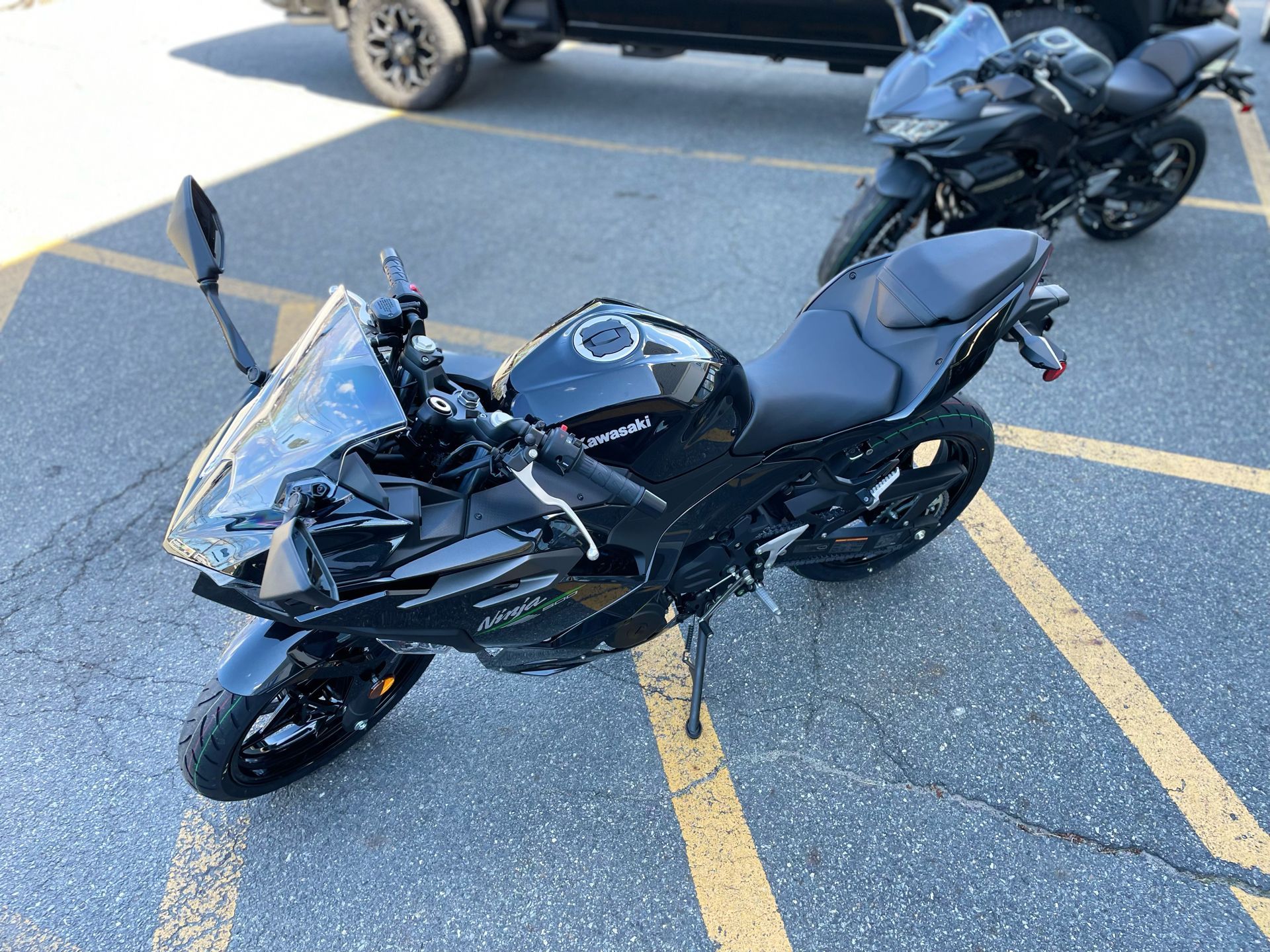 2024 Kawasaki Ninja 500 in North Chelmsford, Massachusetts - Photo 10