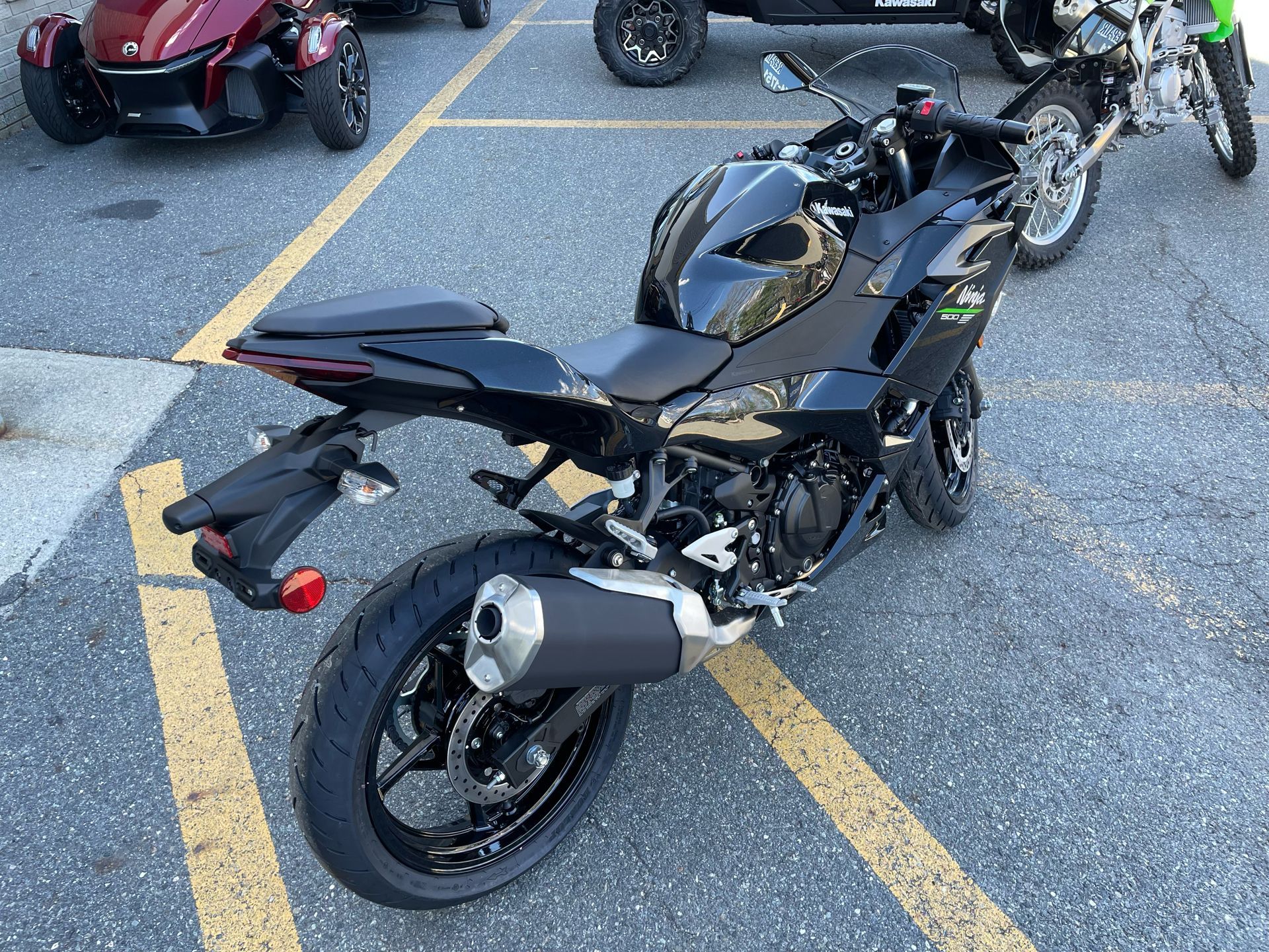 2024 Kawasaki Ninja 500 in North Chelmsford, Massachusetts - Photo 3
