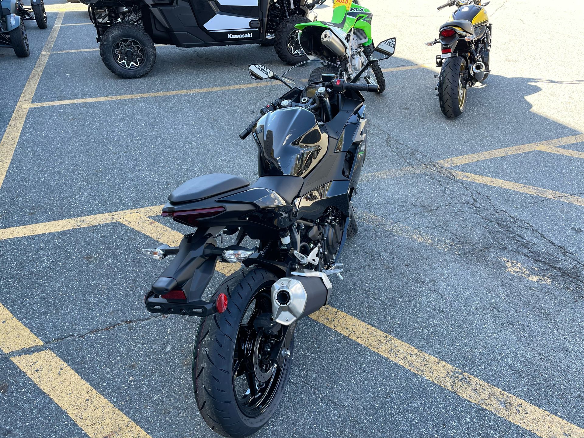 2024 Kawasaki Ninja 500 in North Chelmsford, Massachusetts - Photo 4