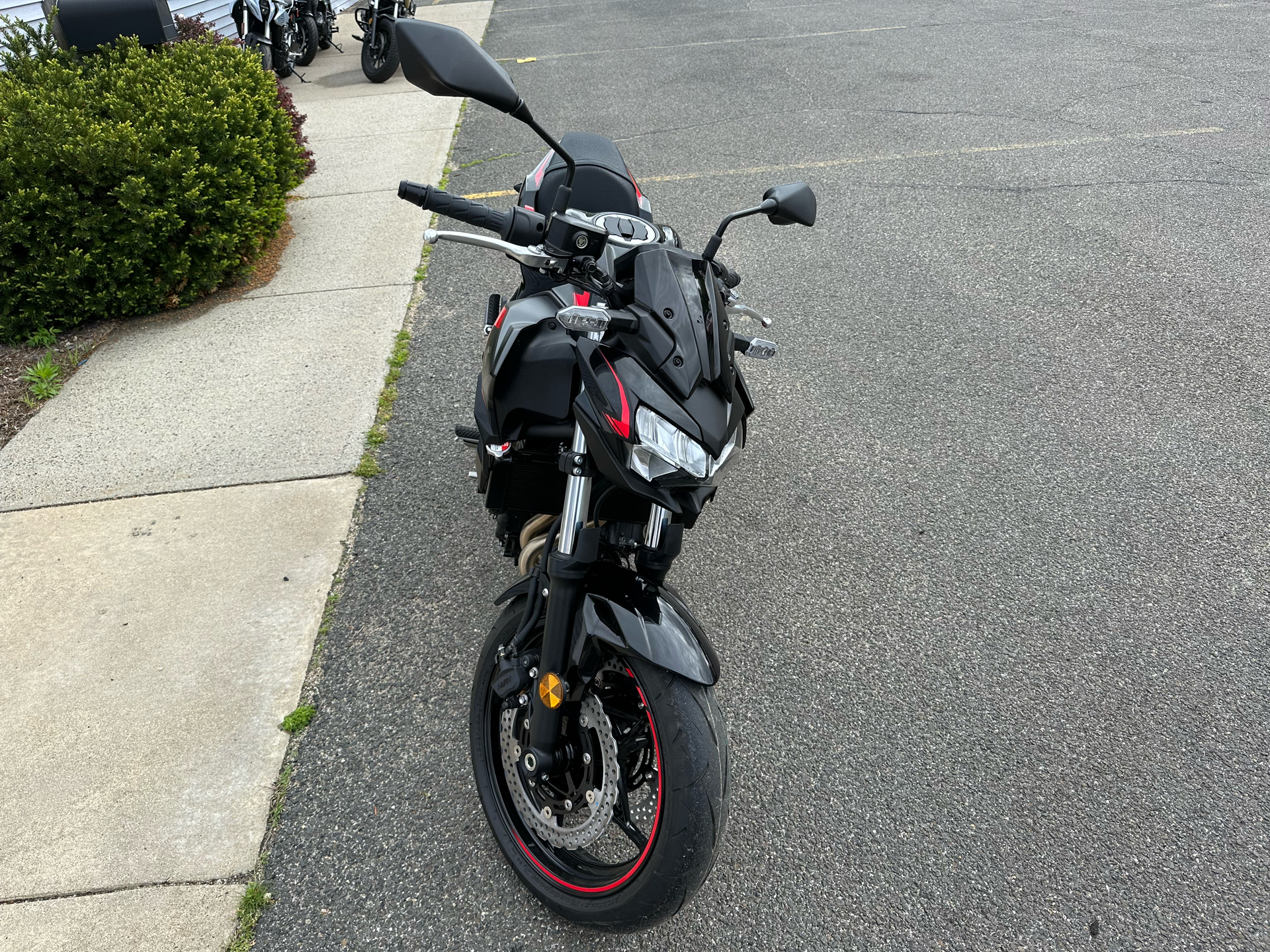 2023 Kawasaki Z650 in Enfield, Connecticut - Photo 9