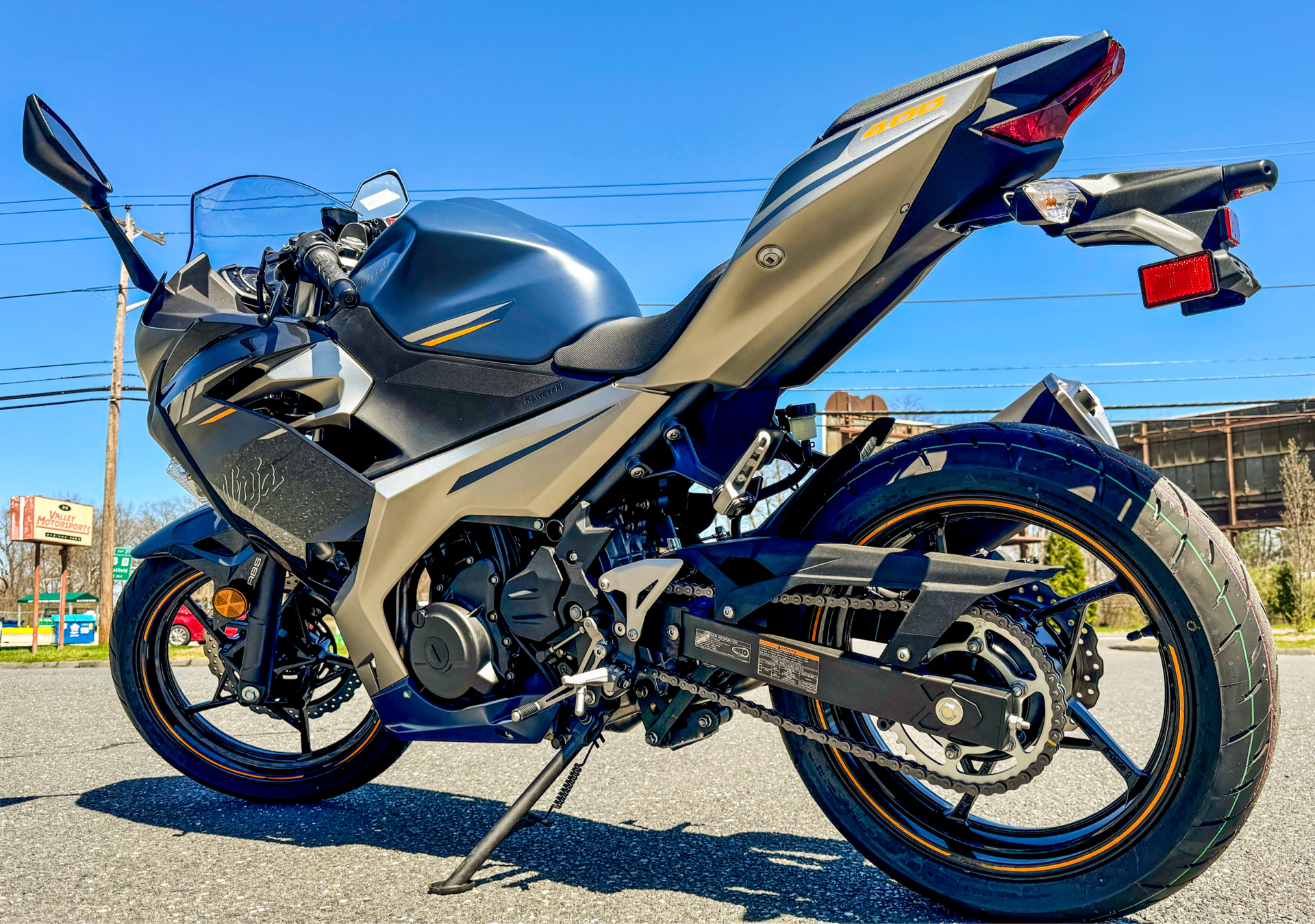 2023 Kawasaki Ninja 400 in Enfield, Connecticut - Photo 5