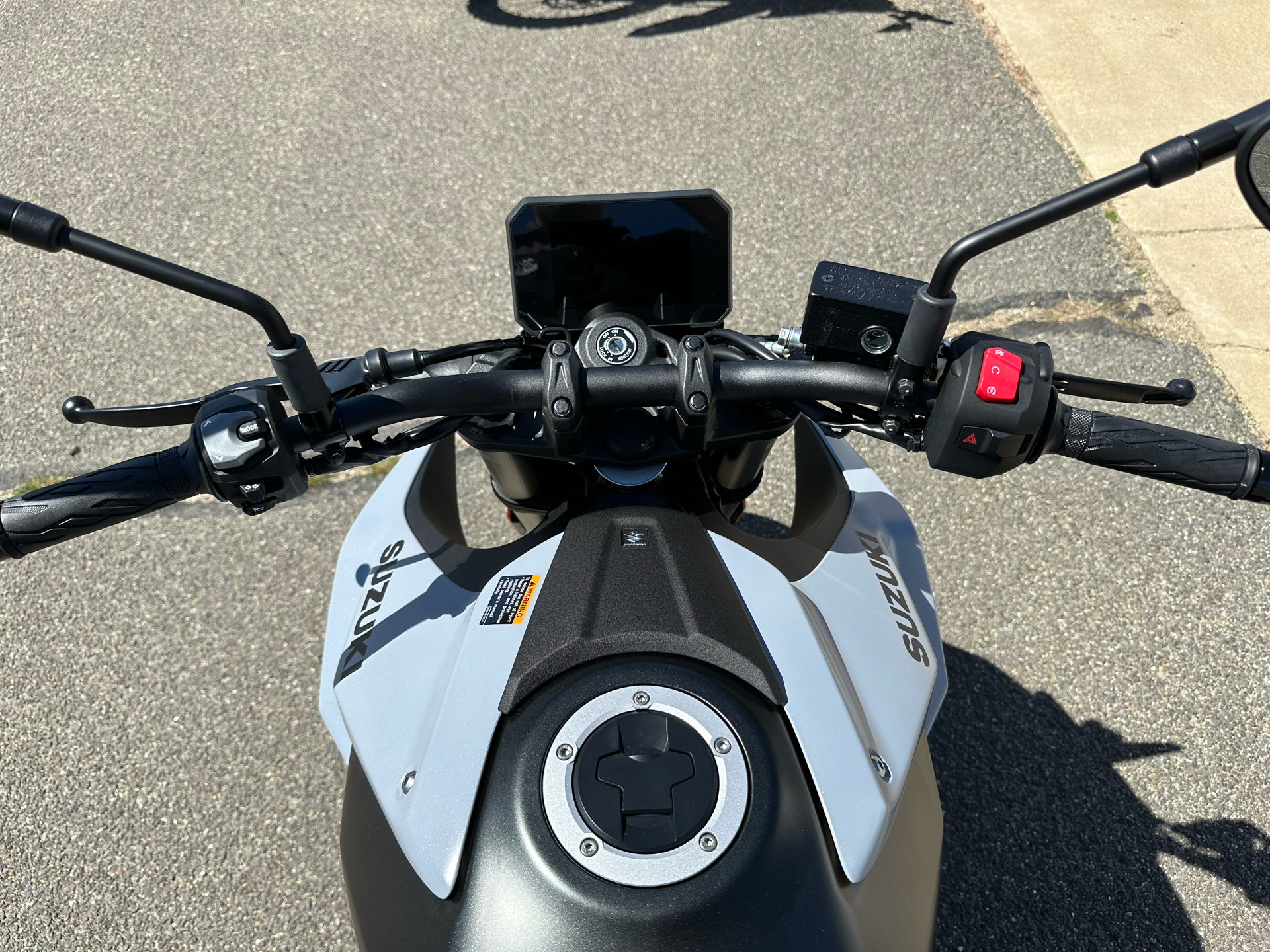 2024 Suzuki GSX-8S in Enfield, Connecticut - Photo 3