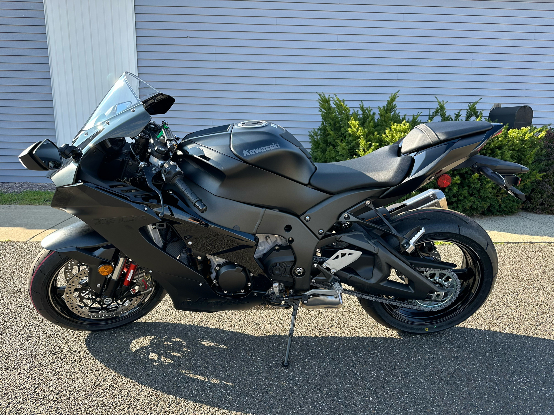 2024 Kawasaki Ninja ZX-10R in Enfield, Connecticut - Photo 2