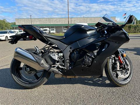 2024 Kawasaki Ninja ZX-10R in Enfield, Connecticut - Photo 7