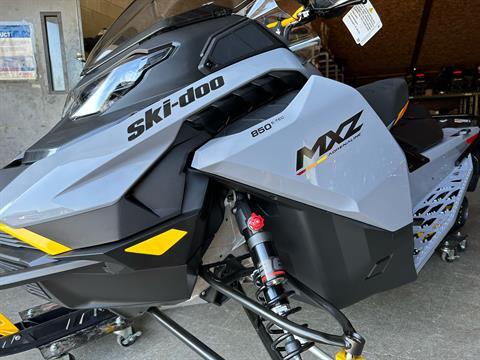 2025 Ski-Doo MXZ Adrenaline w/ Blizzard Package 129 850 E-TEC ES Ice Ripper XT 1.25 in Enfield, Connecticut