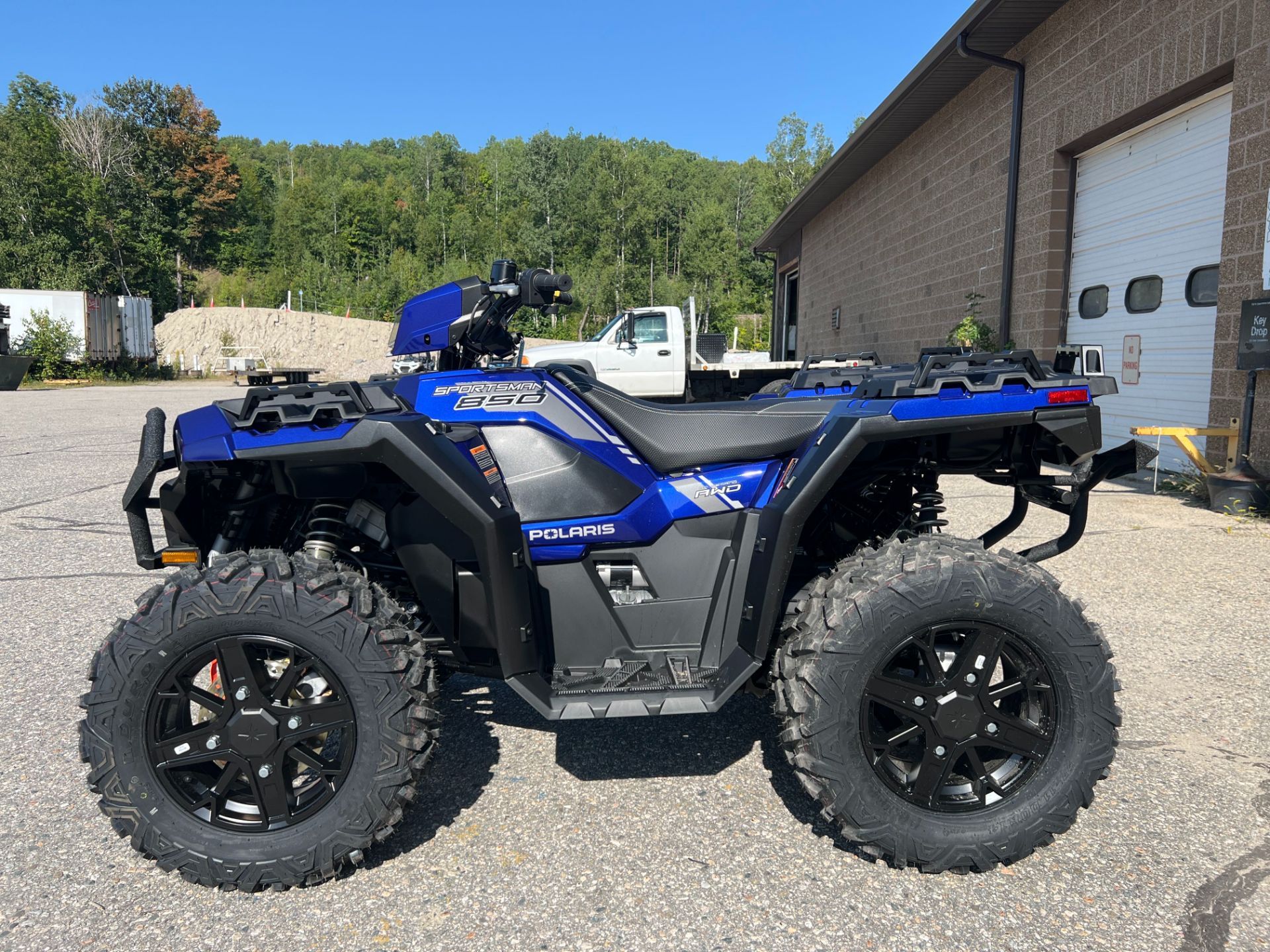 2024 Polaris Sportsman 850 Ultimate Trail in Enfield, Connecticut - Photo 2