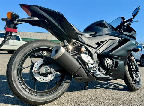 2023 Yamaha YZF-R3 ABS in Enfield, Connecticut - Photo 6