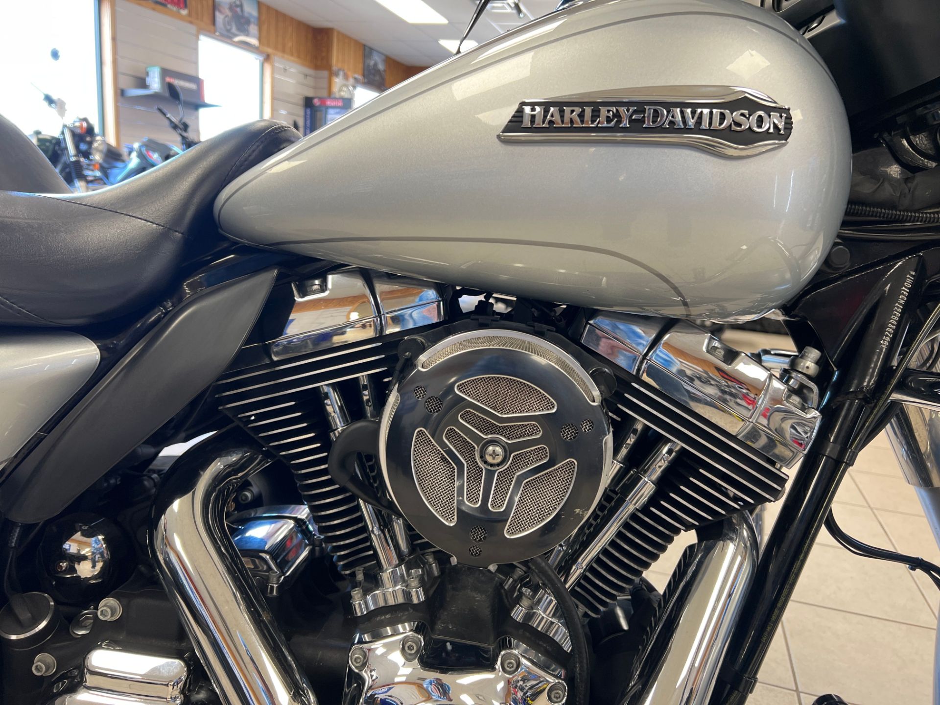 2015 Harley-Davidson Electra Glide® Ultra Classic® Low in Topsham, Maine - Photo 4