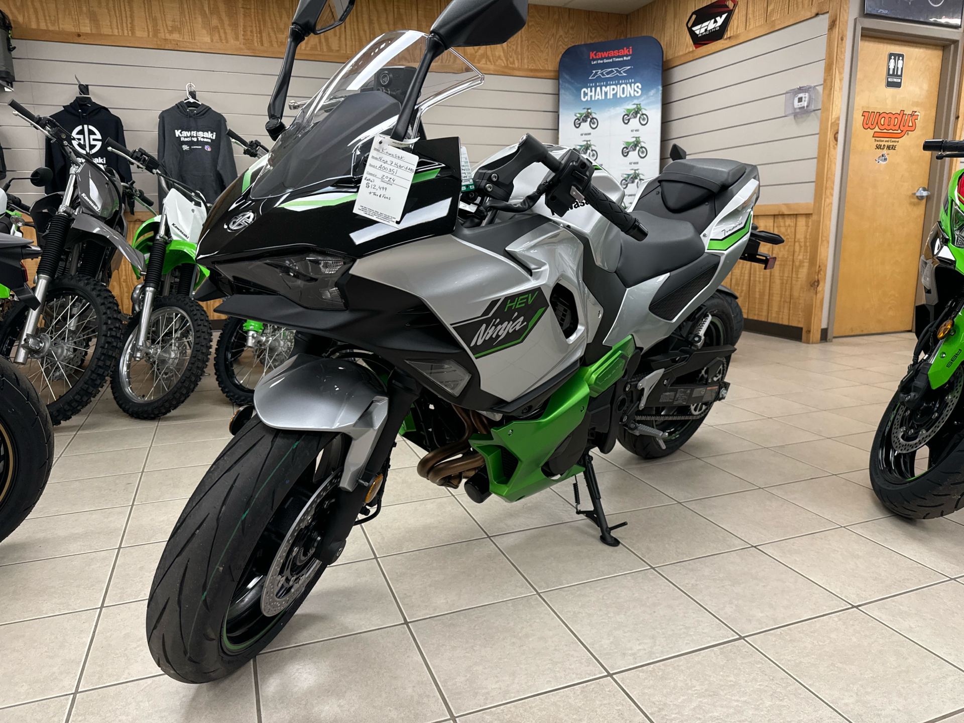 2024 Kawasaki Ninja 7 Hybrid ABS in Topsham, Maine - Photo 5