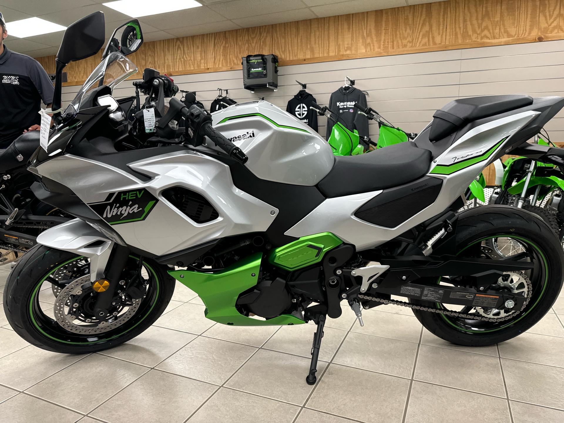 2024 Kawasaki Ninja 7 Hybrid ABS in Topsham, Maine - Photo 6