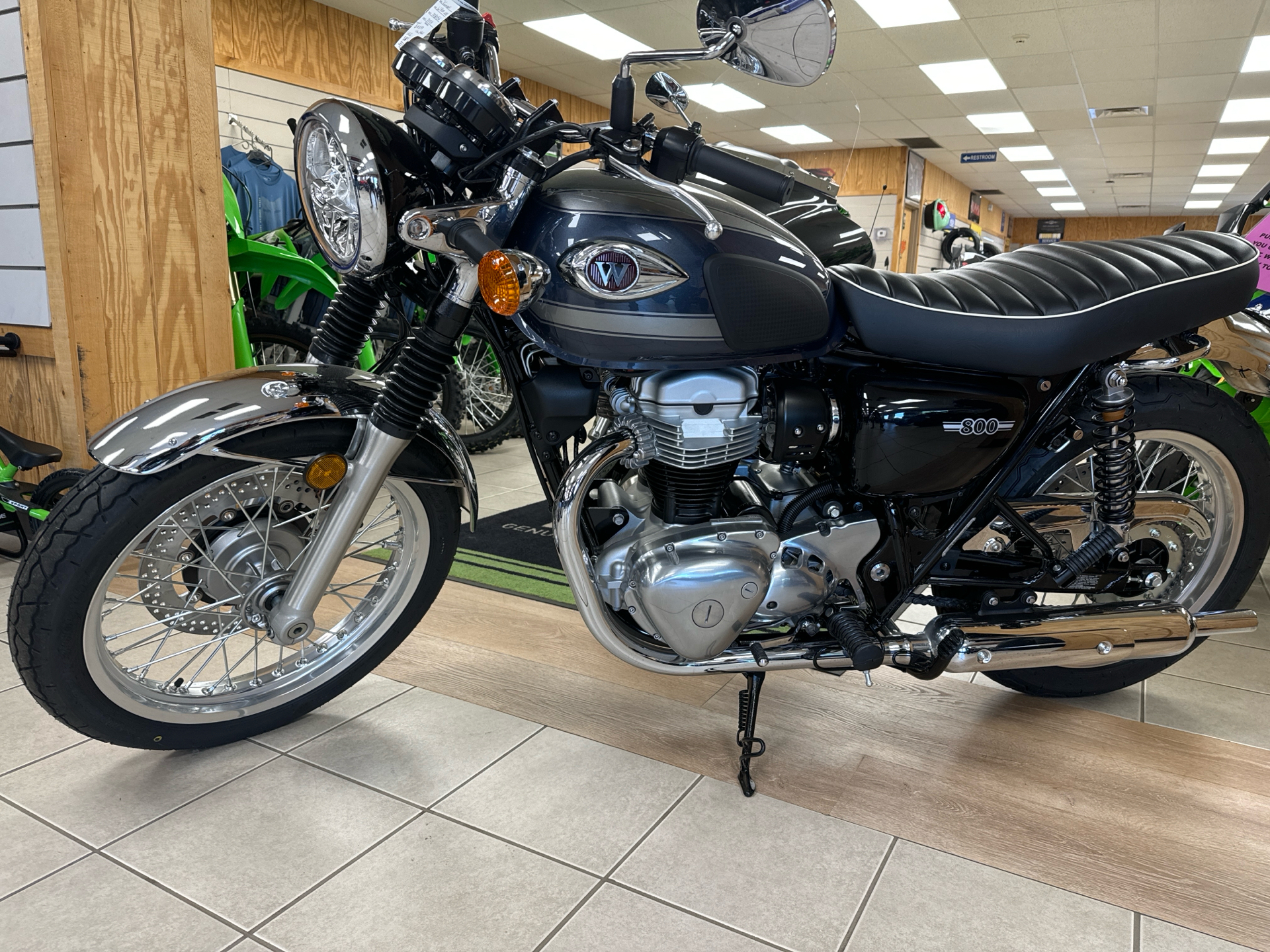 2024 Kawasaki W800 ABS in Topsham, Maine - Photo 5